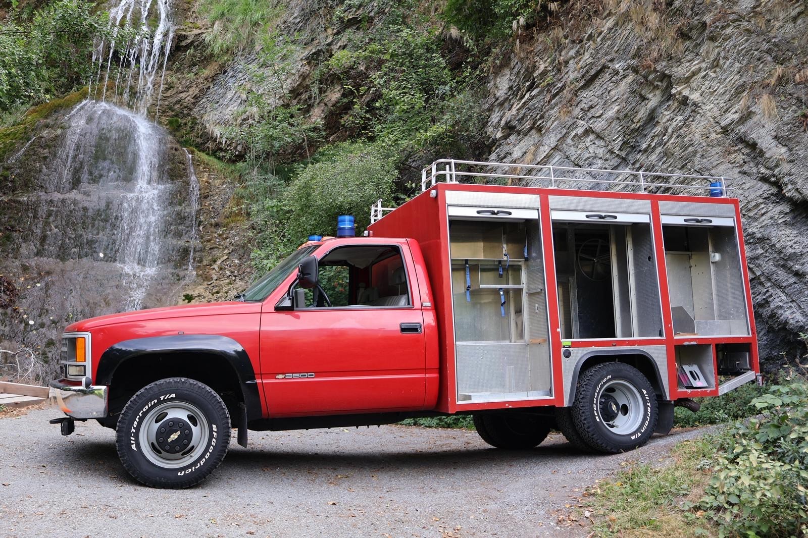 CHEVROLET C/K Pickup-showroom-element-2