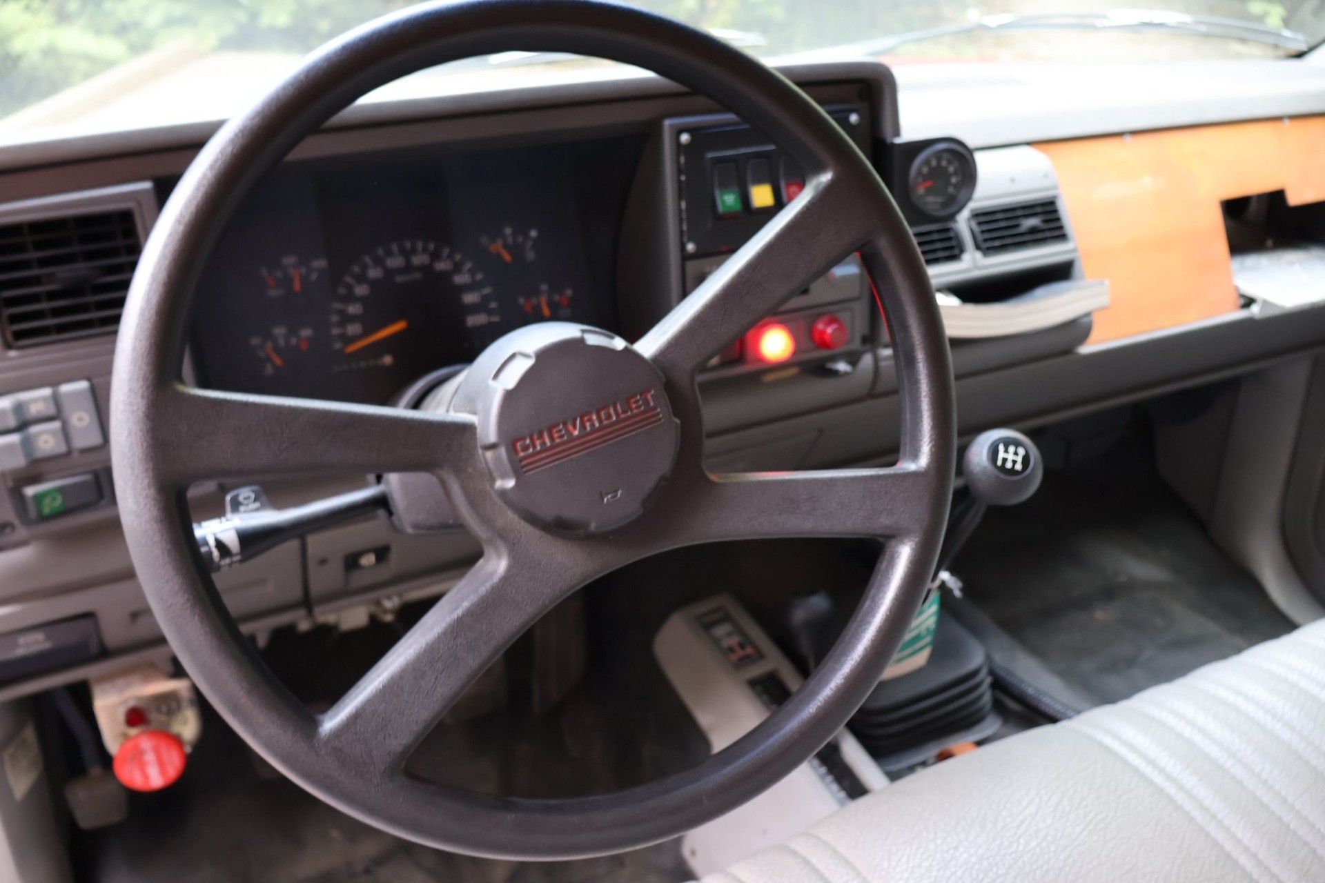 CHEVROLET C/K Pickup-image-12