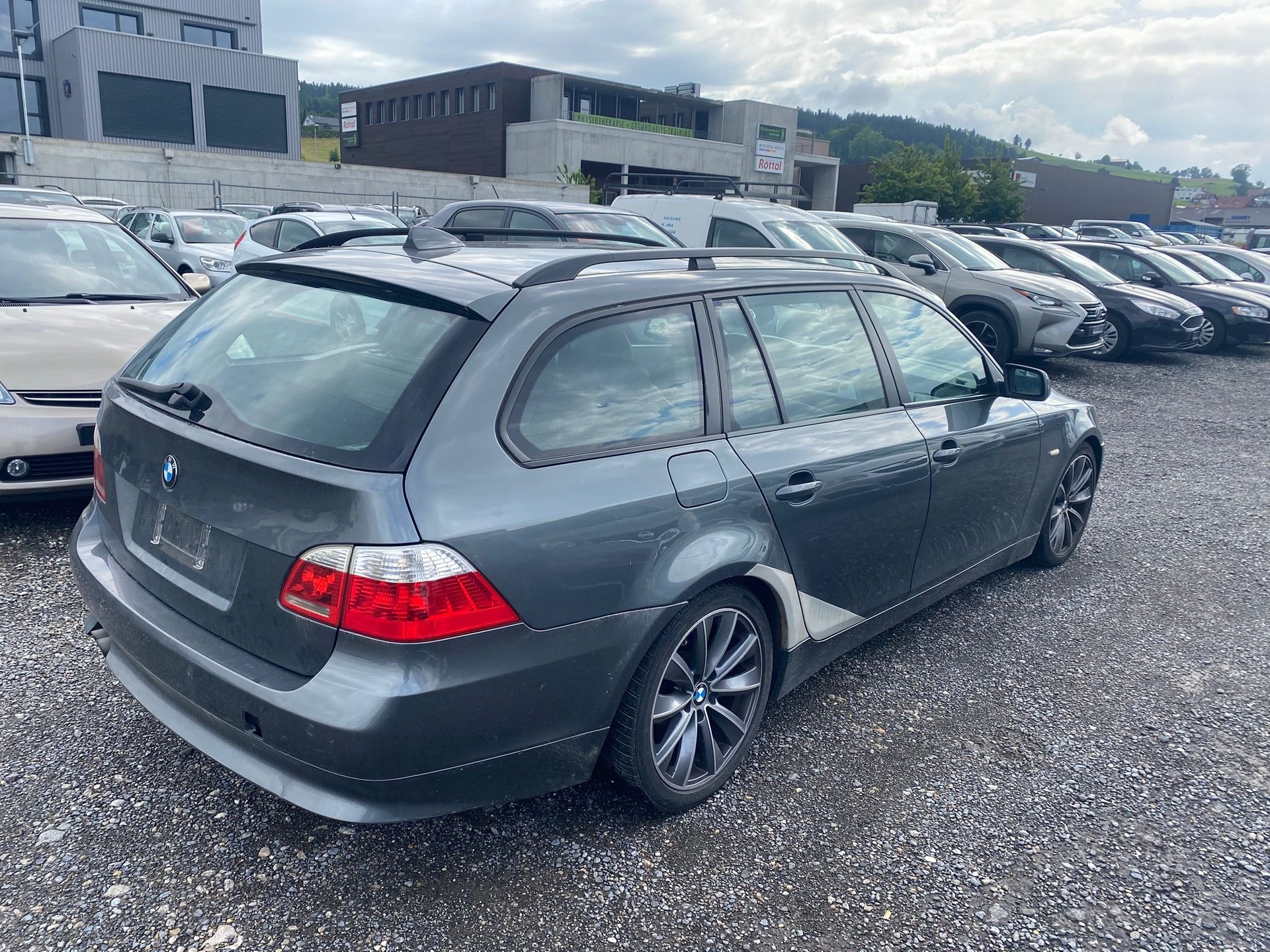 BMW 525d Touring-image-3