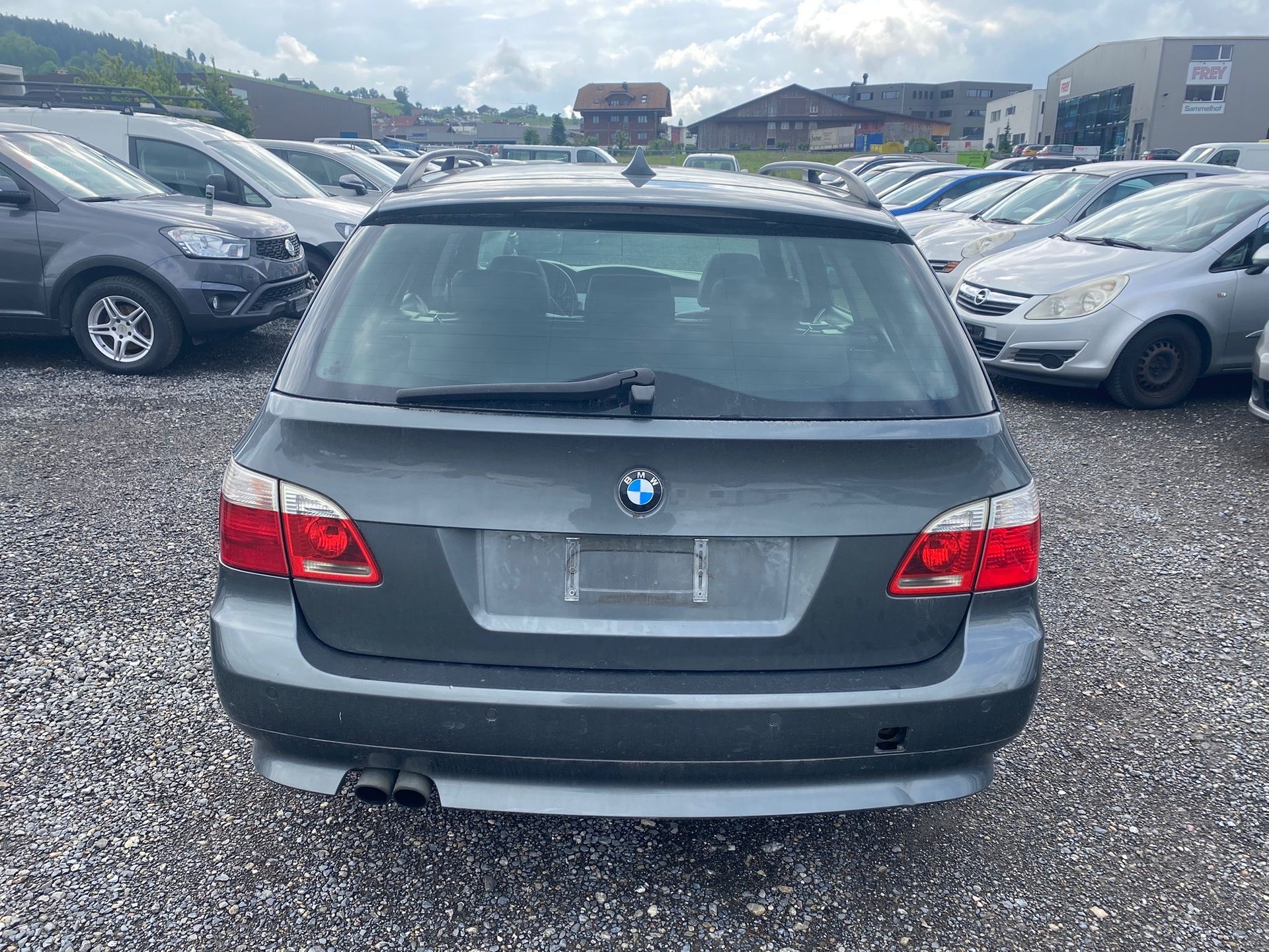 BMW 525d Touring-image-5