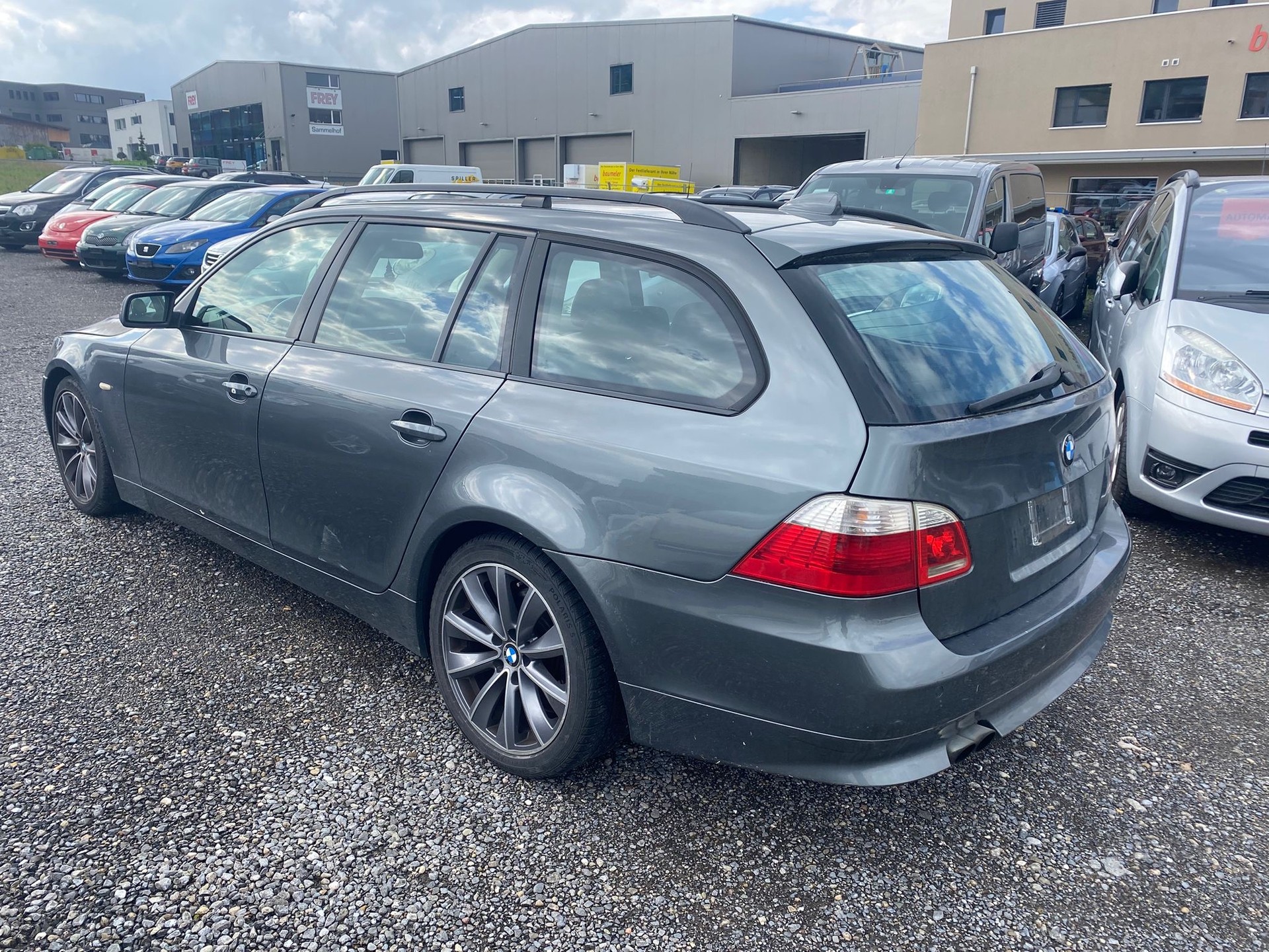 BMW 525d Touring-image-4
