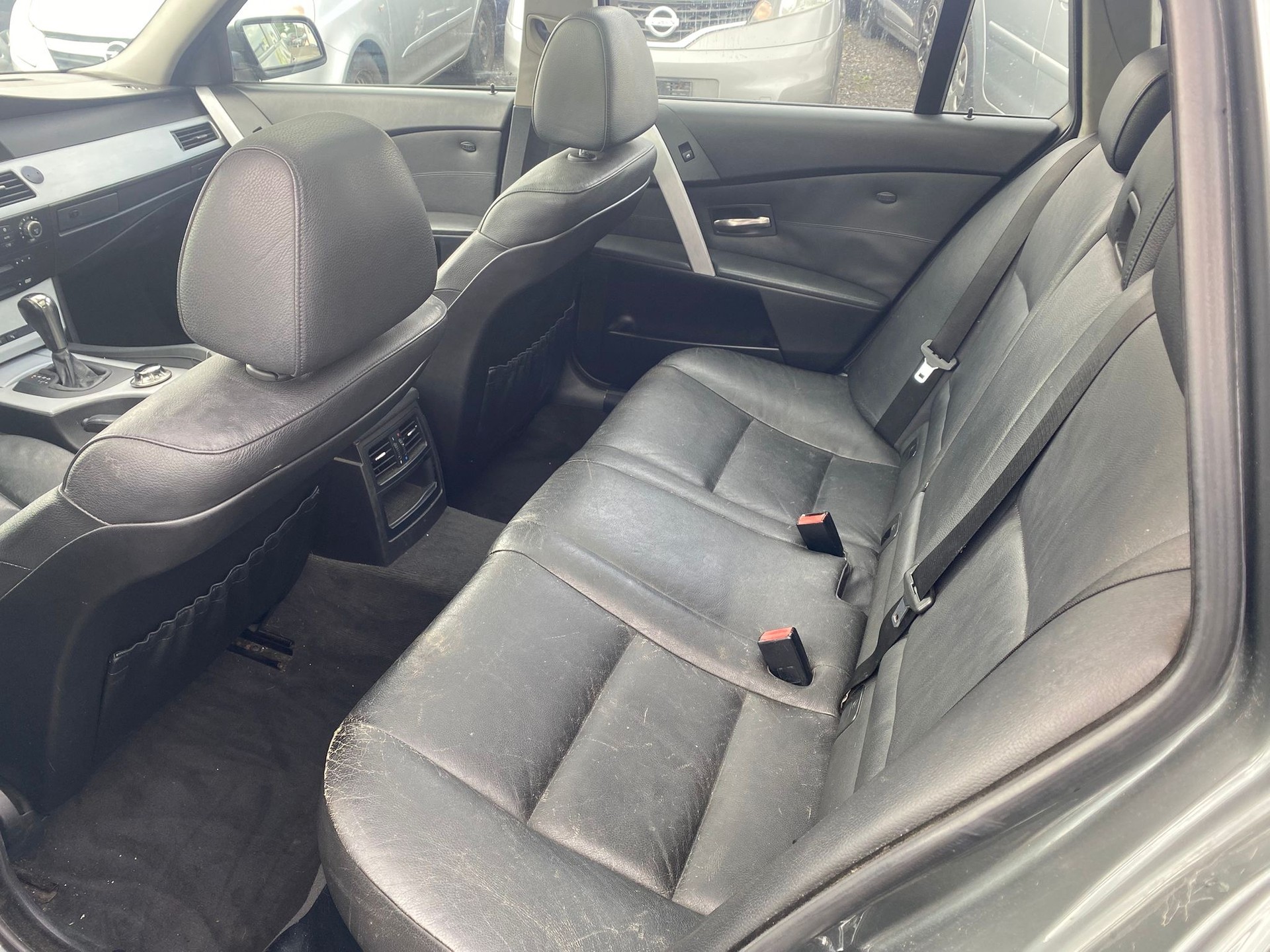 BMW 525d Touring-image-8