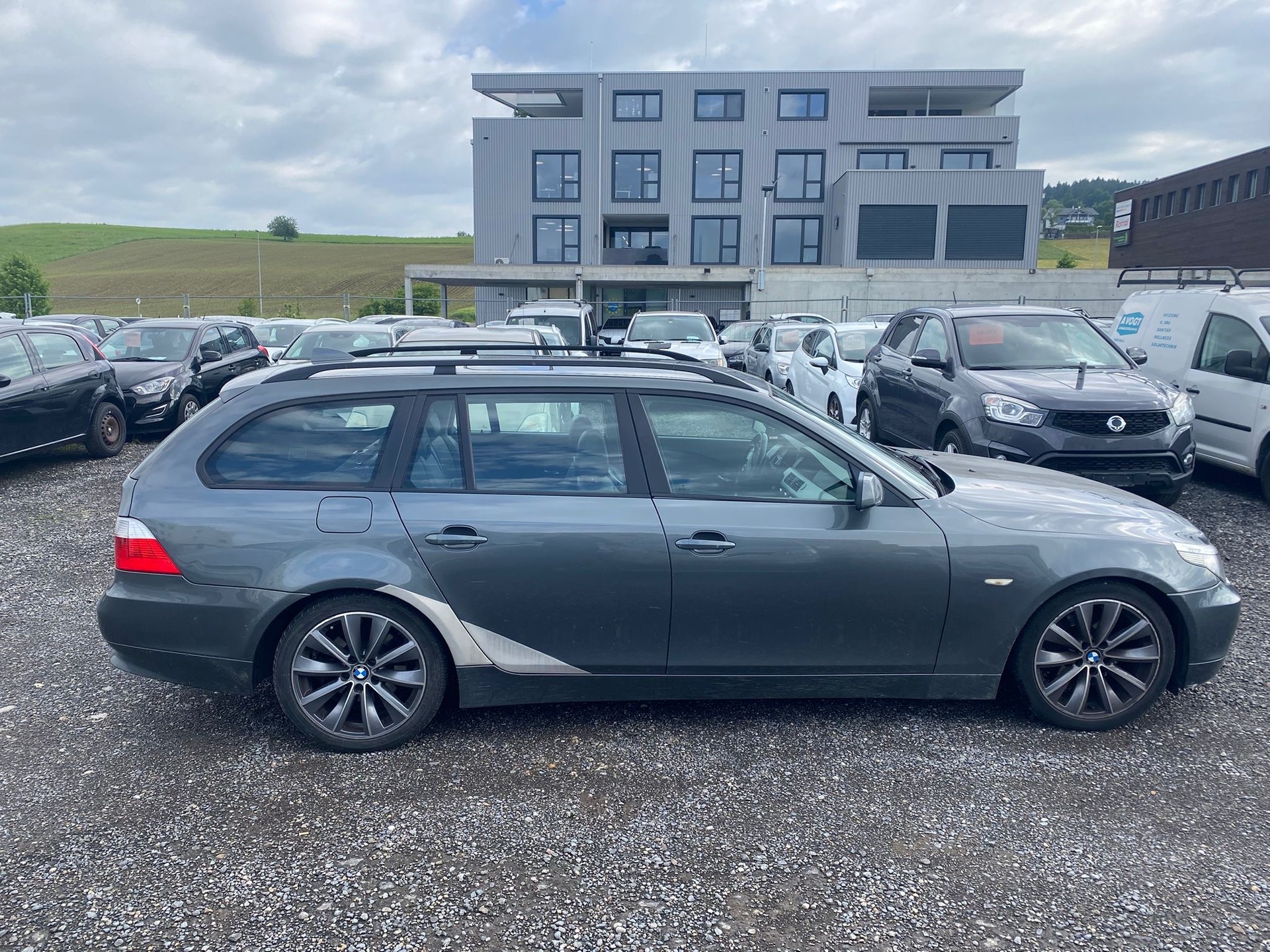 BMW 525d Touring-image-6