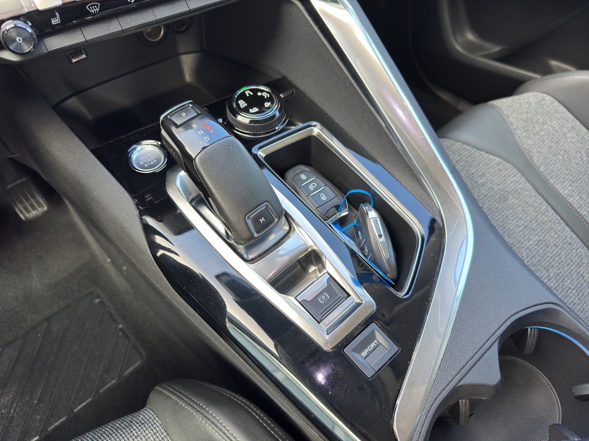 PEUGEOT 3008 1.5 BlueHDi Active EAT-image-13