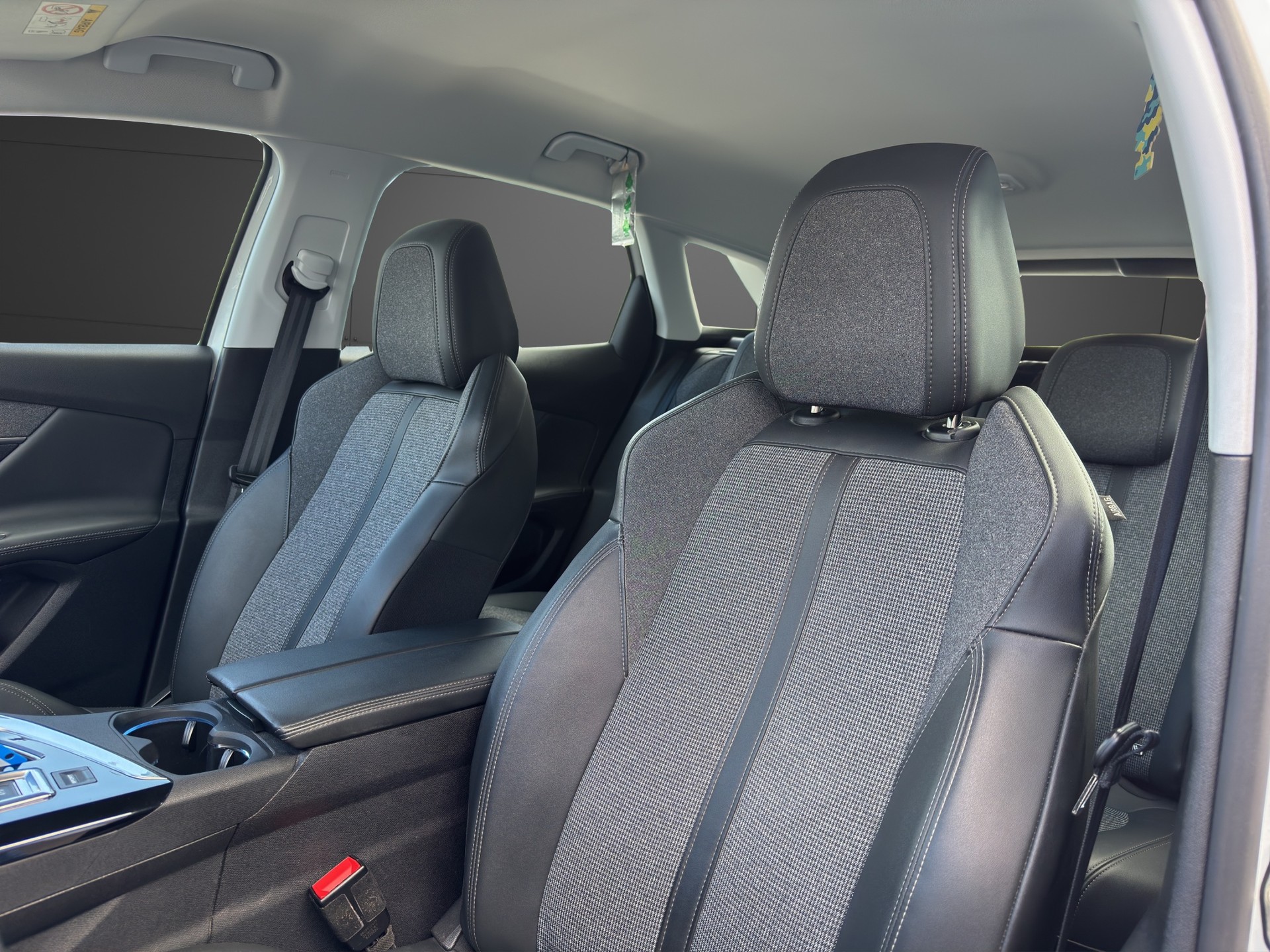 PEUGEOT 3008 1.5 BlueHDi Active EAT-image-18