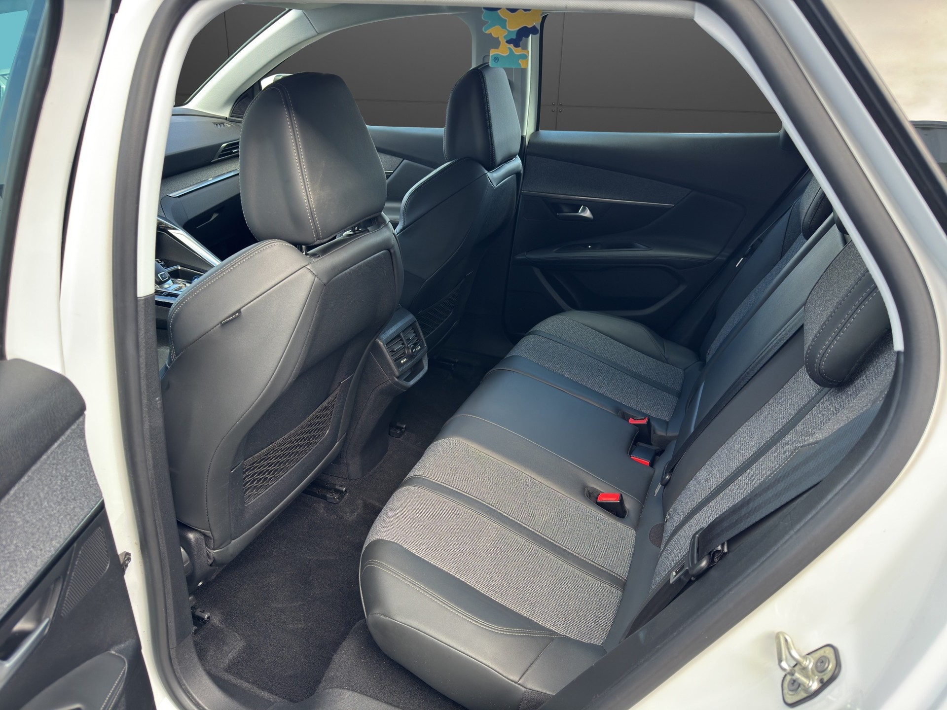 PEUGEOT 3008 1.5 BlueHDi Active EAT-image-21