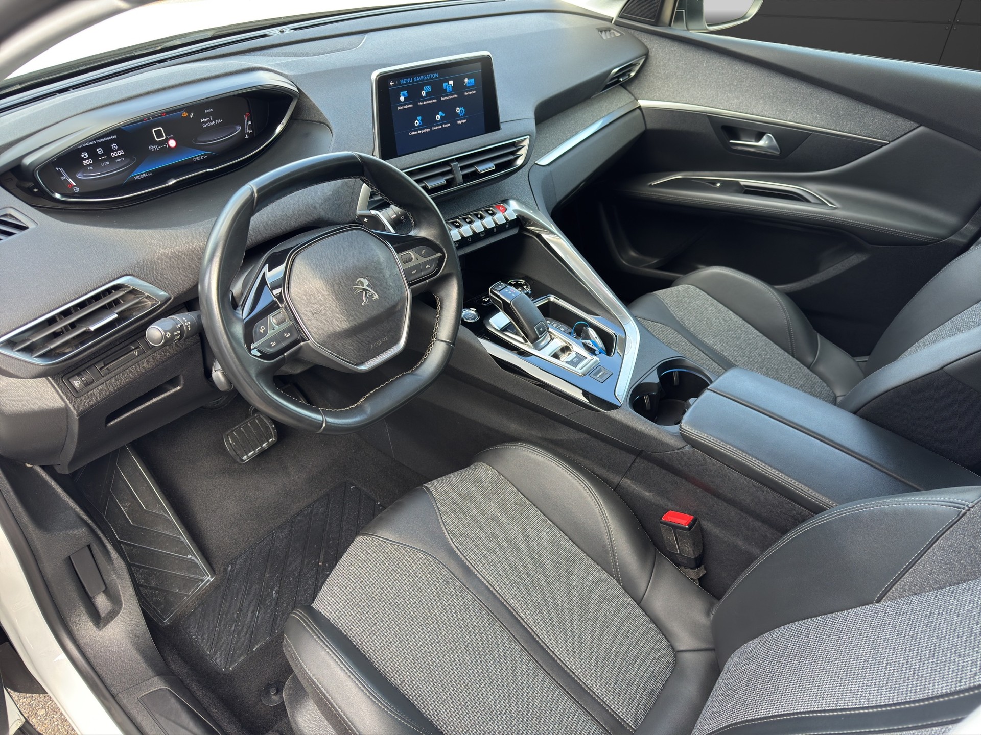 PEUGEOT 3008 1.5 BlueHDi Active EAT-image-9