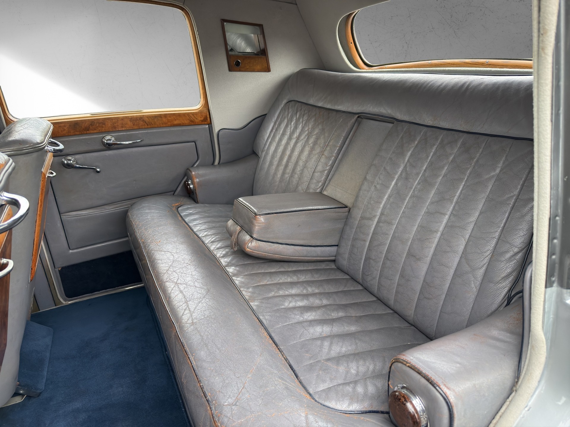 BENTLEY MK VI-image-9
