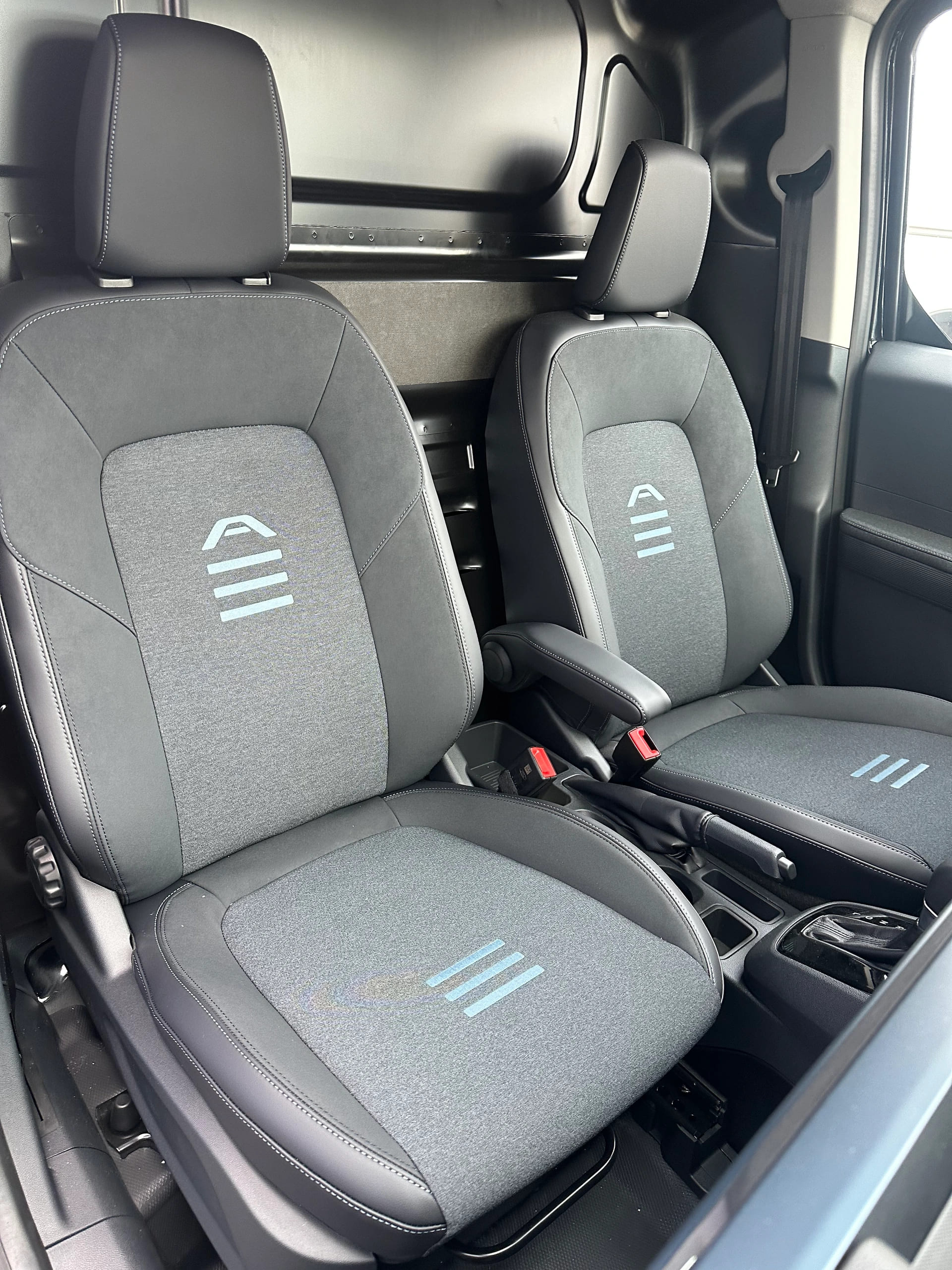 FORD Transit Courier van 1.0 EcoBoo Active/125CV/Aut.-image-13
