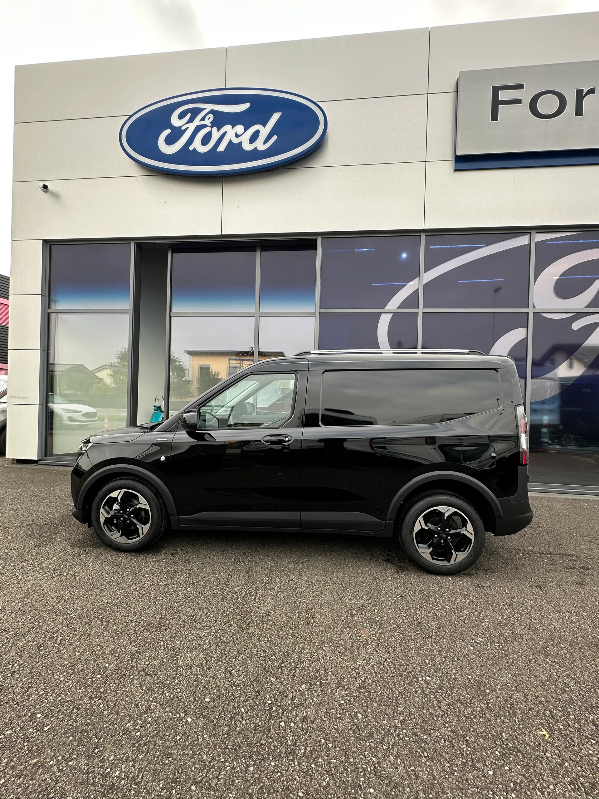 FORD Transit Courier van 1.0 EcoBoo Active/125CV/Aut.-image-2