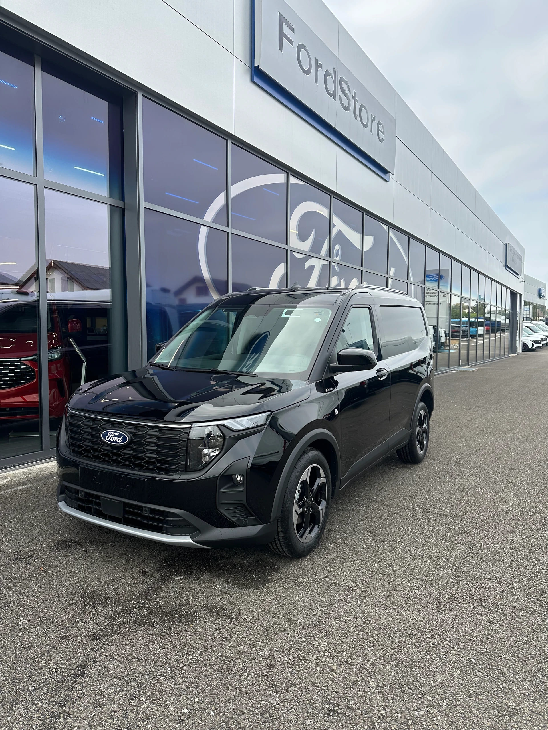 FORD Transit Courier van 1.0 EcoBoo Active/125CV/Aut.-image-1