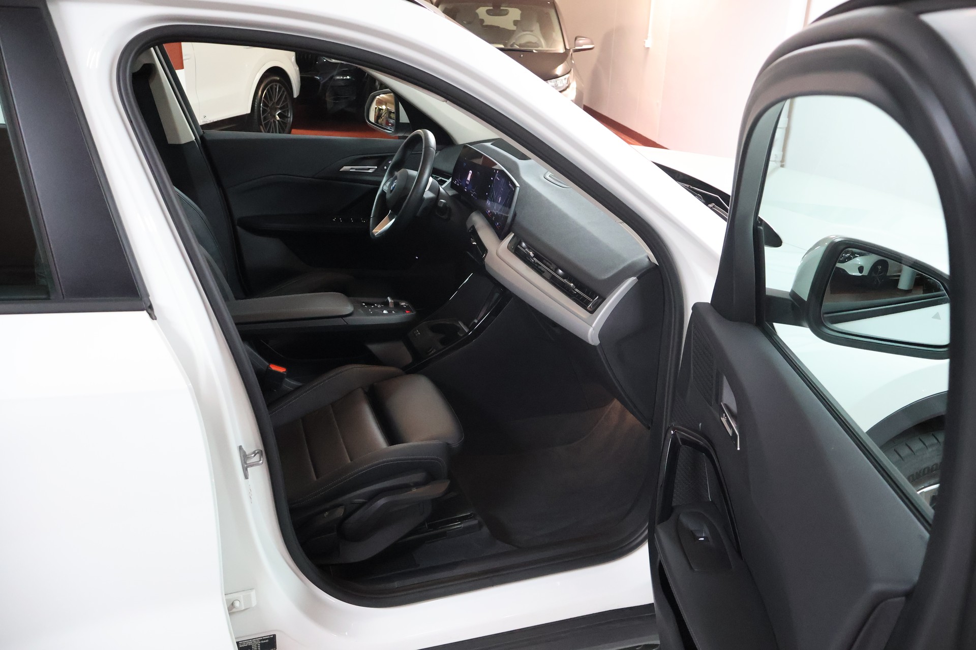 BMW X1 xDrive 23i 48V-image-13