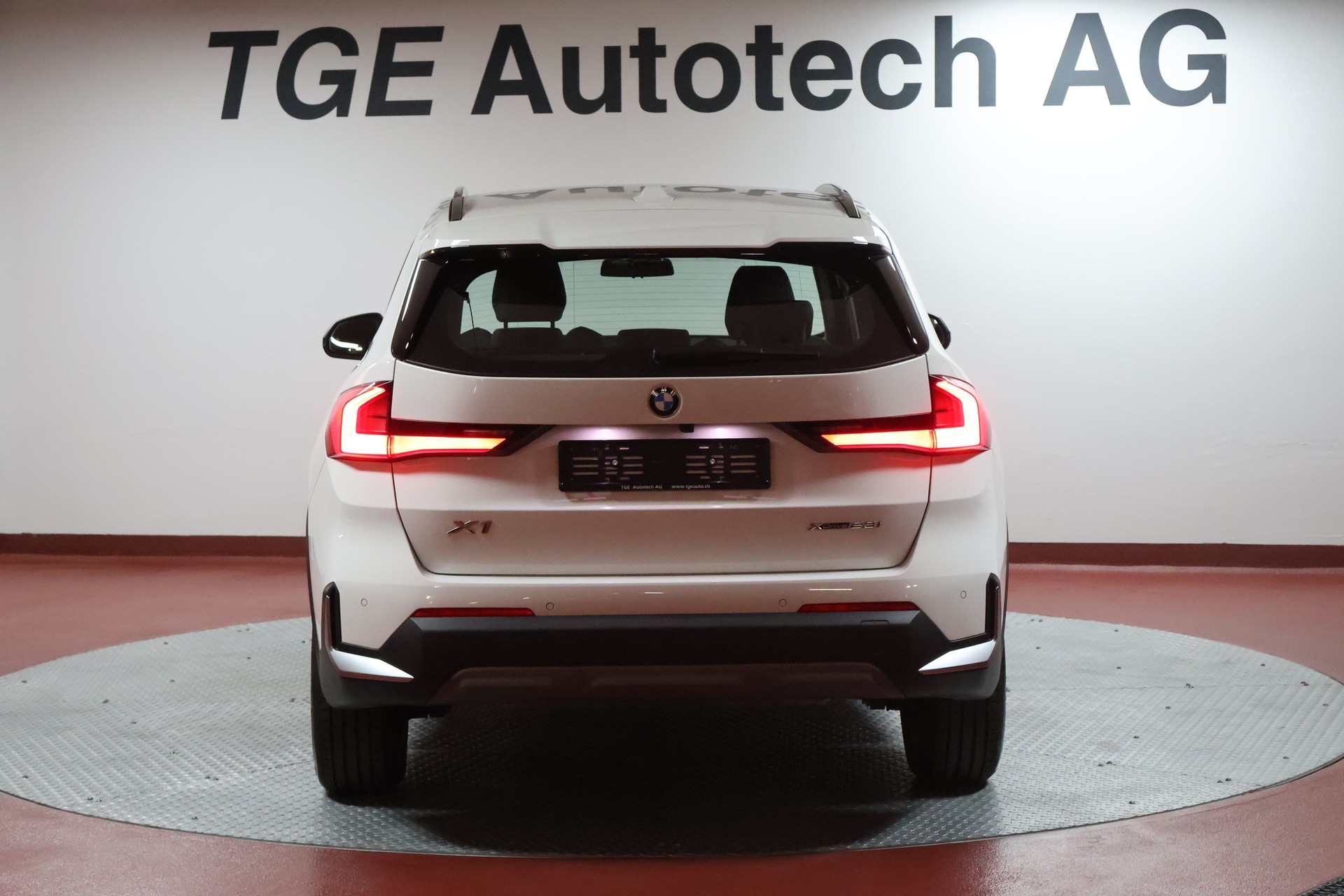 BMW X1 xDrive 23i 48V-image-20