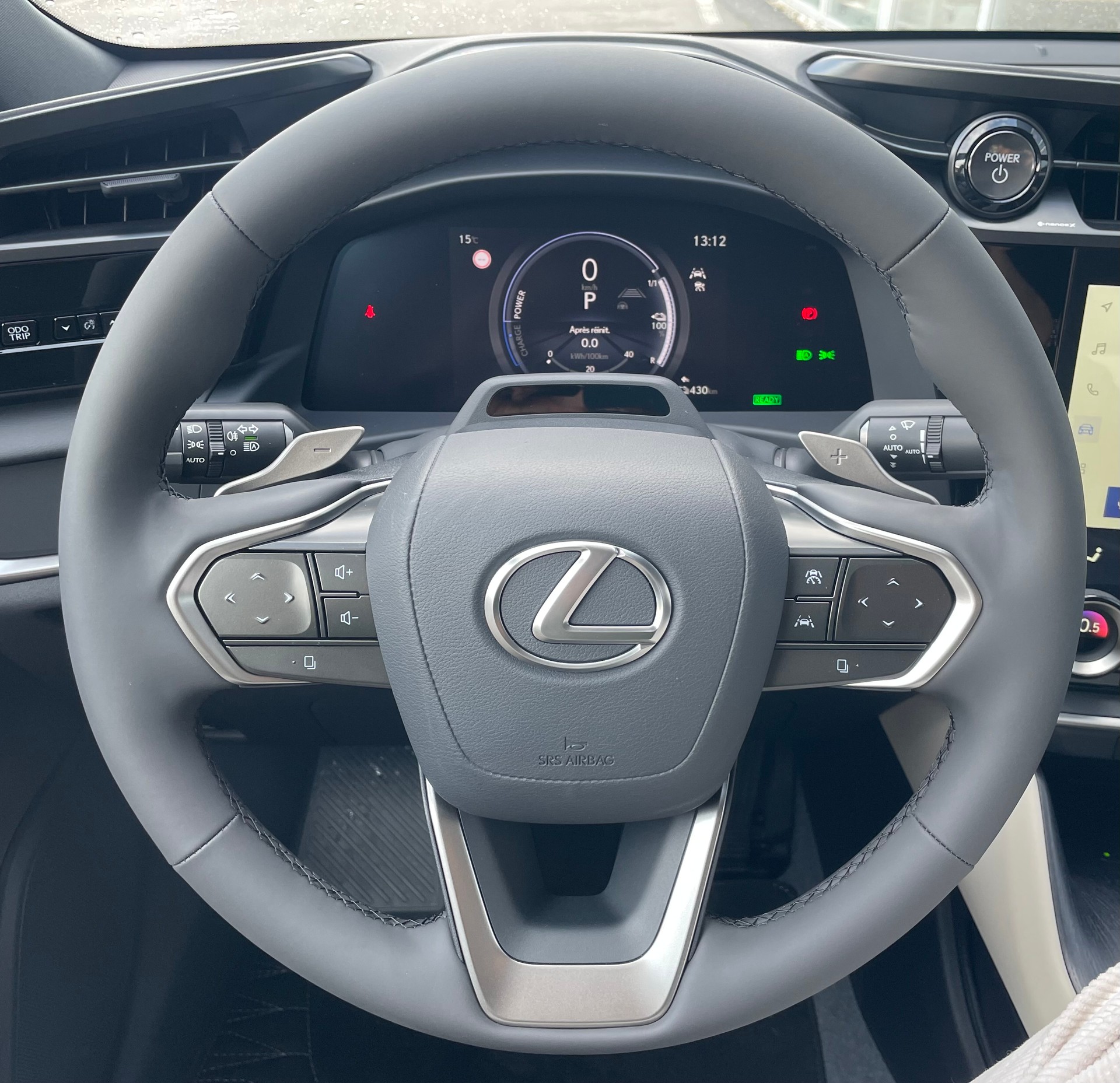 LEXUS RZ 300e 71,4 KW Comfort-image-17