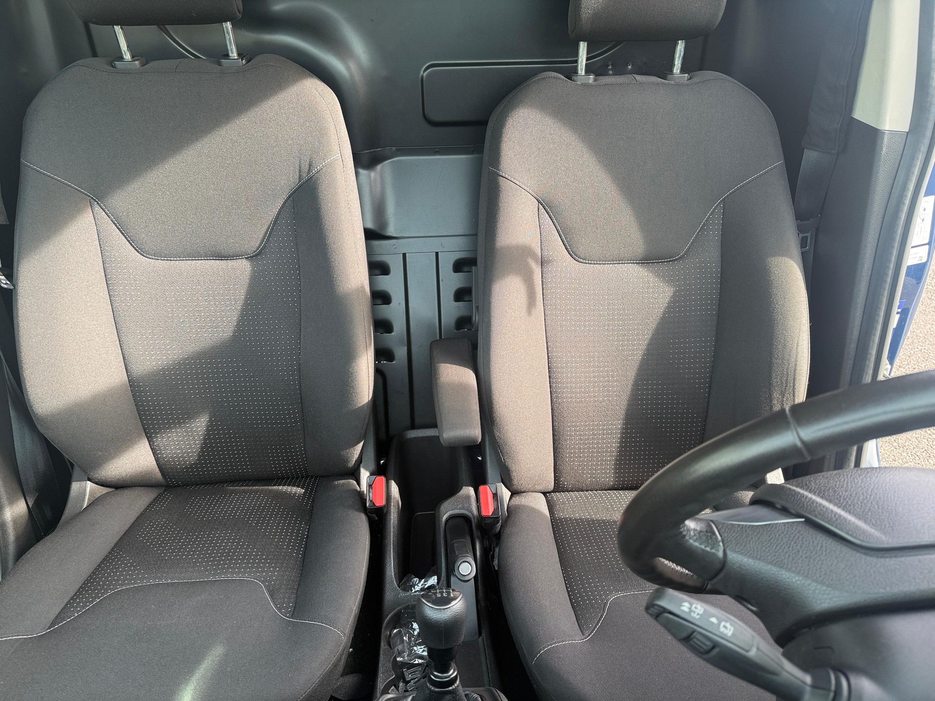 FORD Transit Courier Van 1.0 EcoBoost Limited-image-6