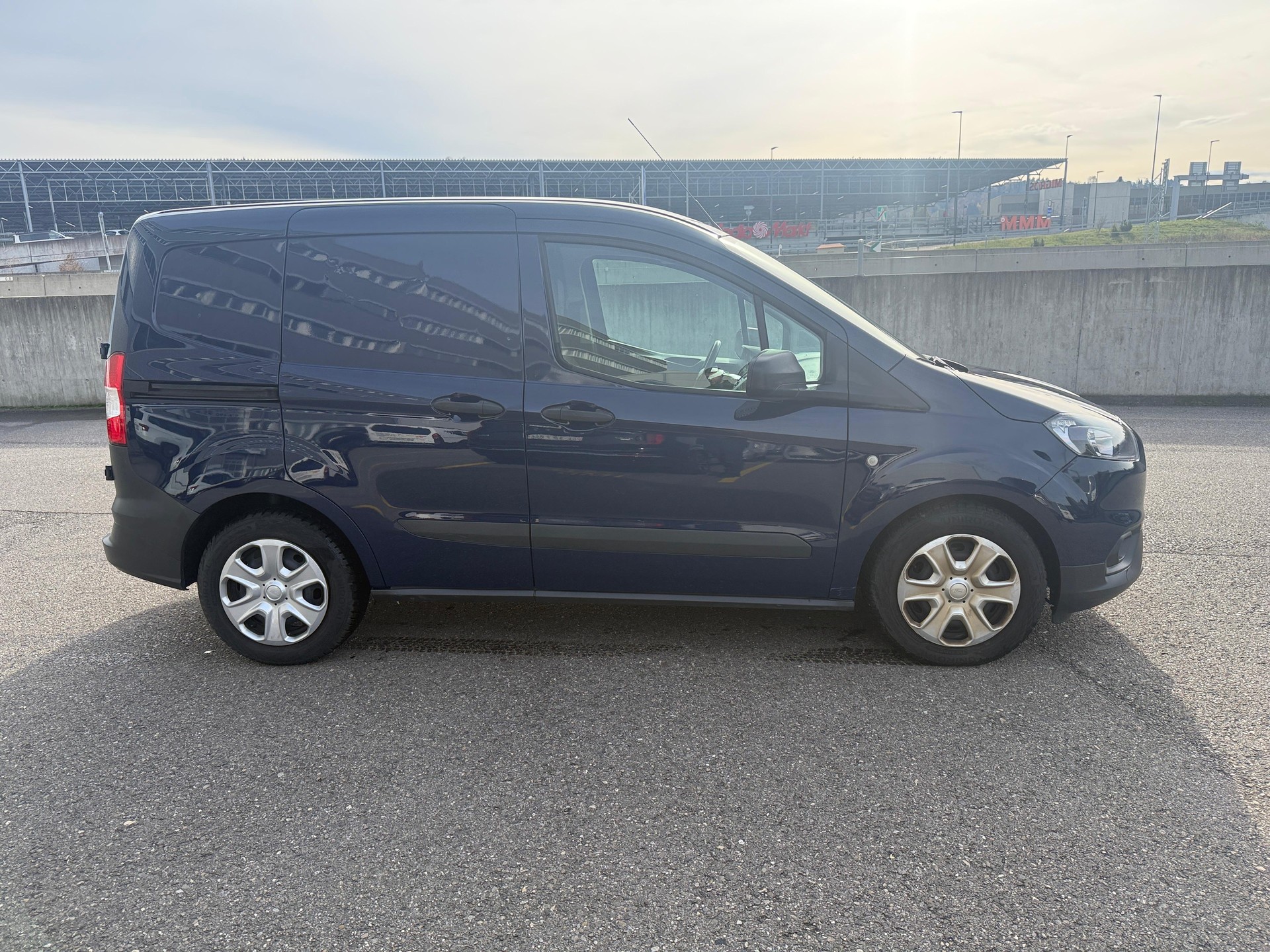 FORD Transit Courier Van 1.0 EcoBoost Limited-image-3