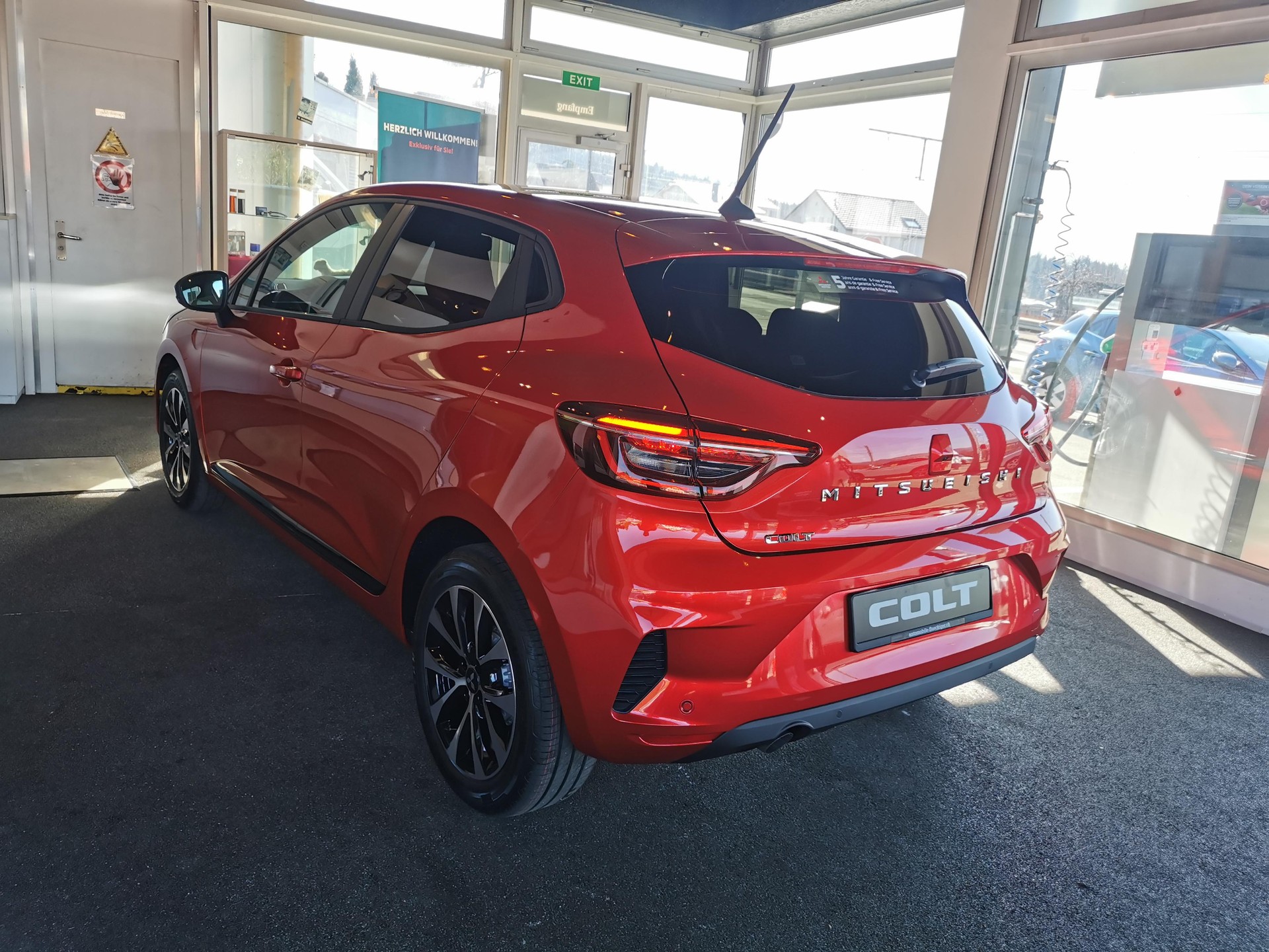 MITSUBISHI Colt 1.0 Invite+-image-4