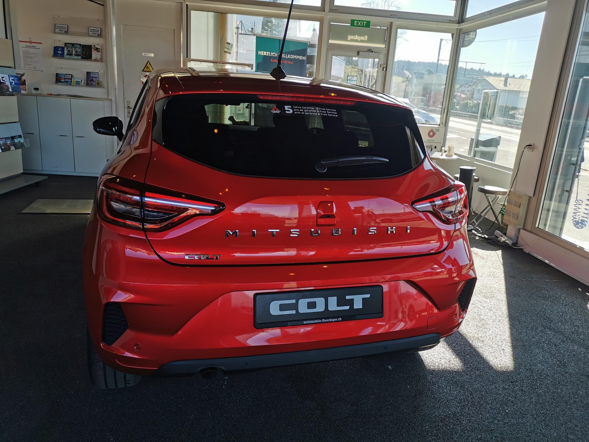 MITSUBISHI Colt 1.0 Invite+-image-3