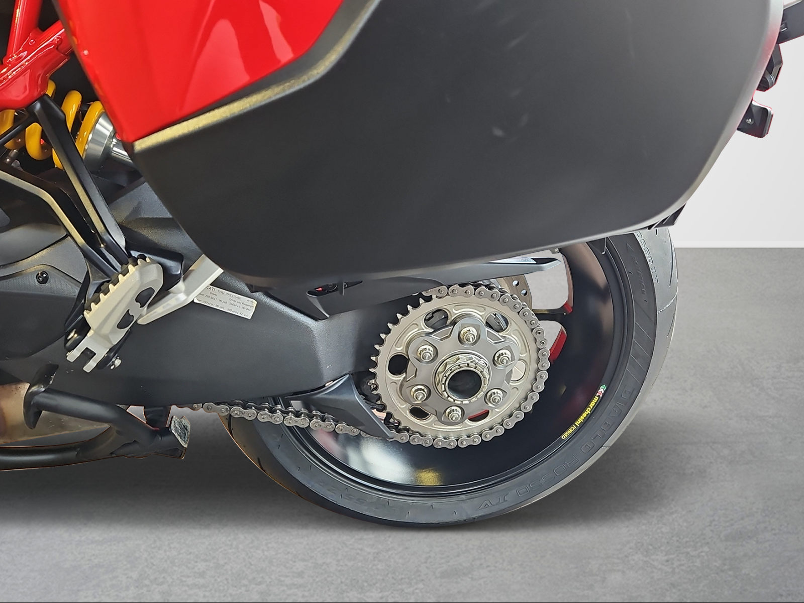 DUCATI Multistrada V4 Pikes Peak Radar-showroom-element-3