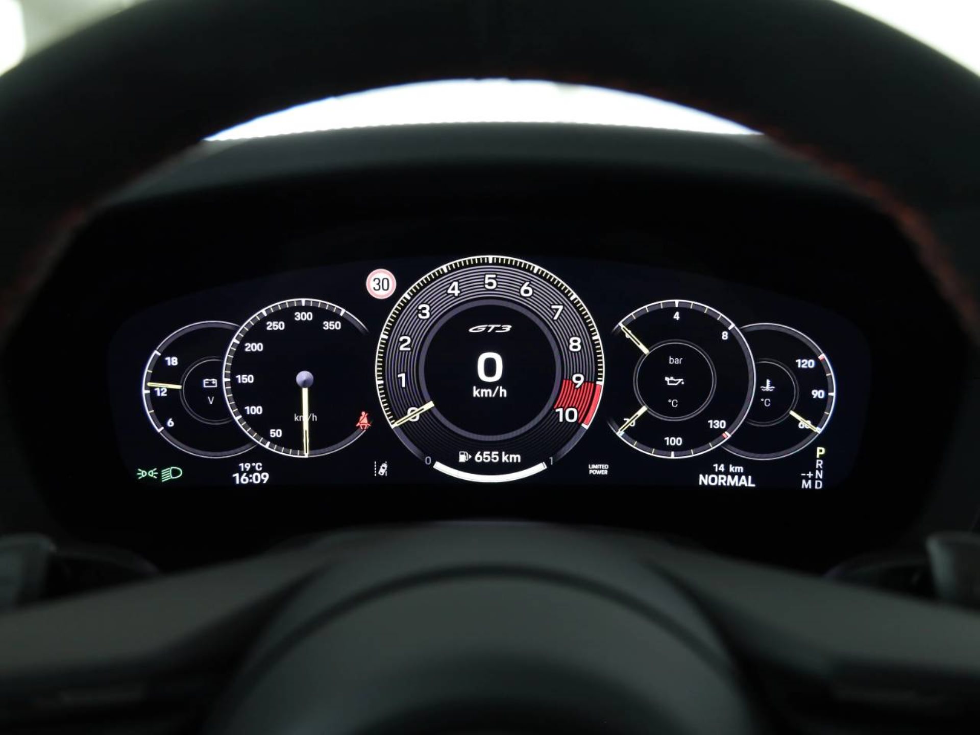 PORSCHE 911 GT3-image-12