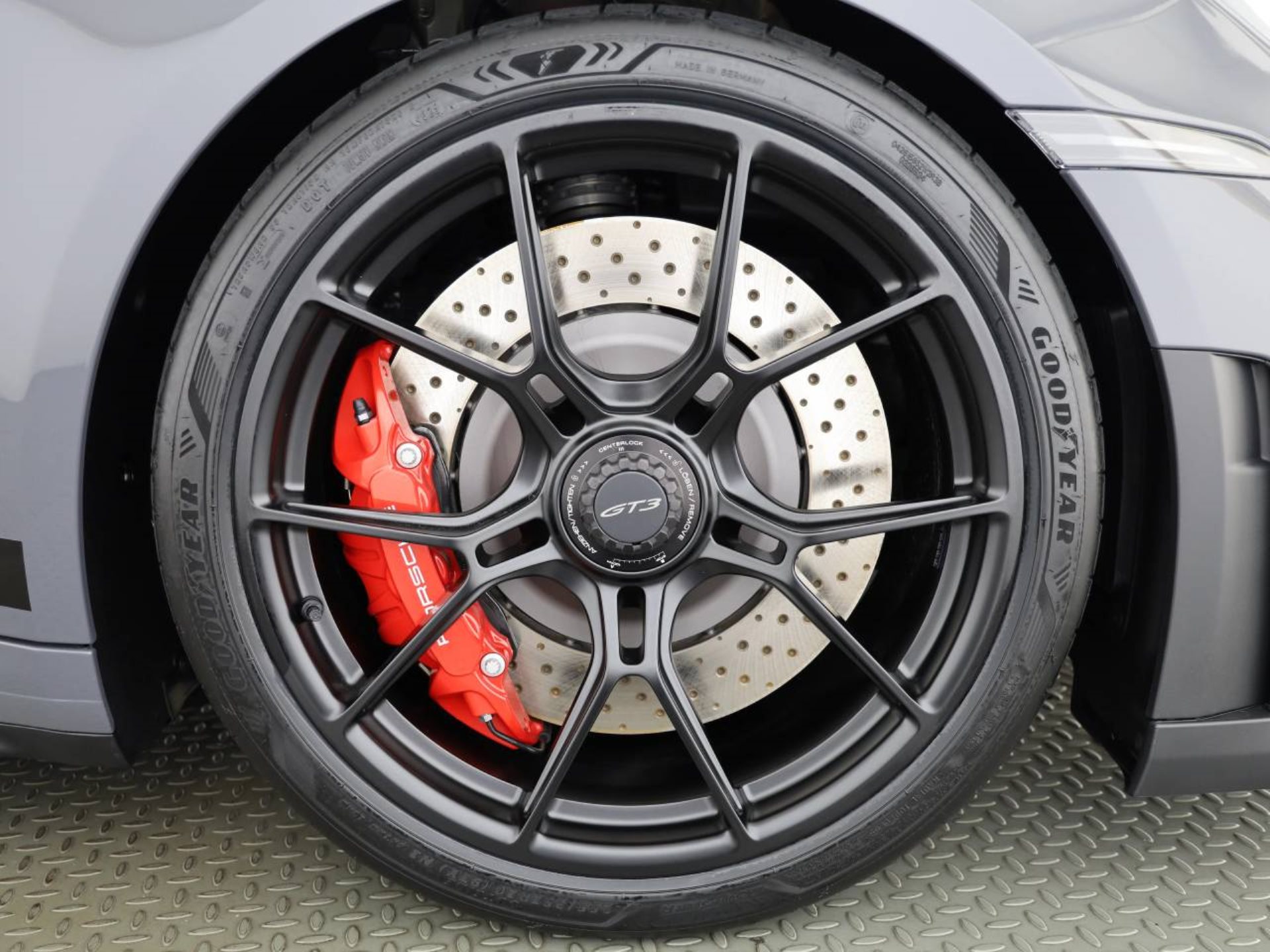 PORSCHE 911 GT3-image-5
