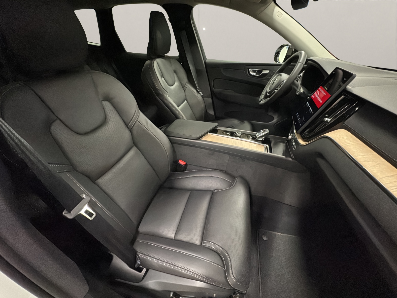 VOLVO XC60 2.0 T8 TE Ultra Dark eAWD-image-14