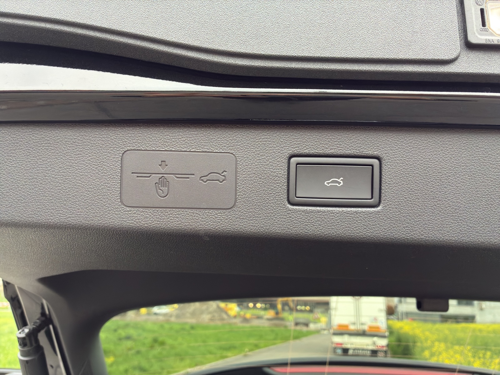 VW T-Roc 1.5 eTSI mHEV R-Line DSG-image-17