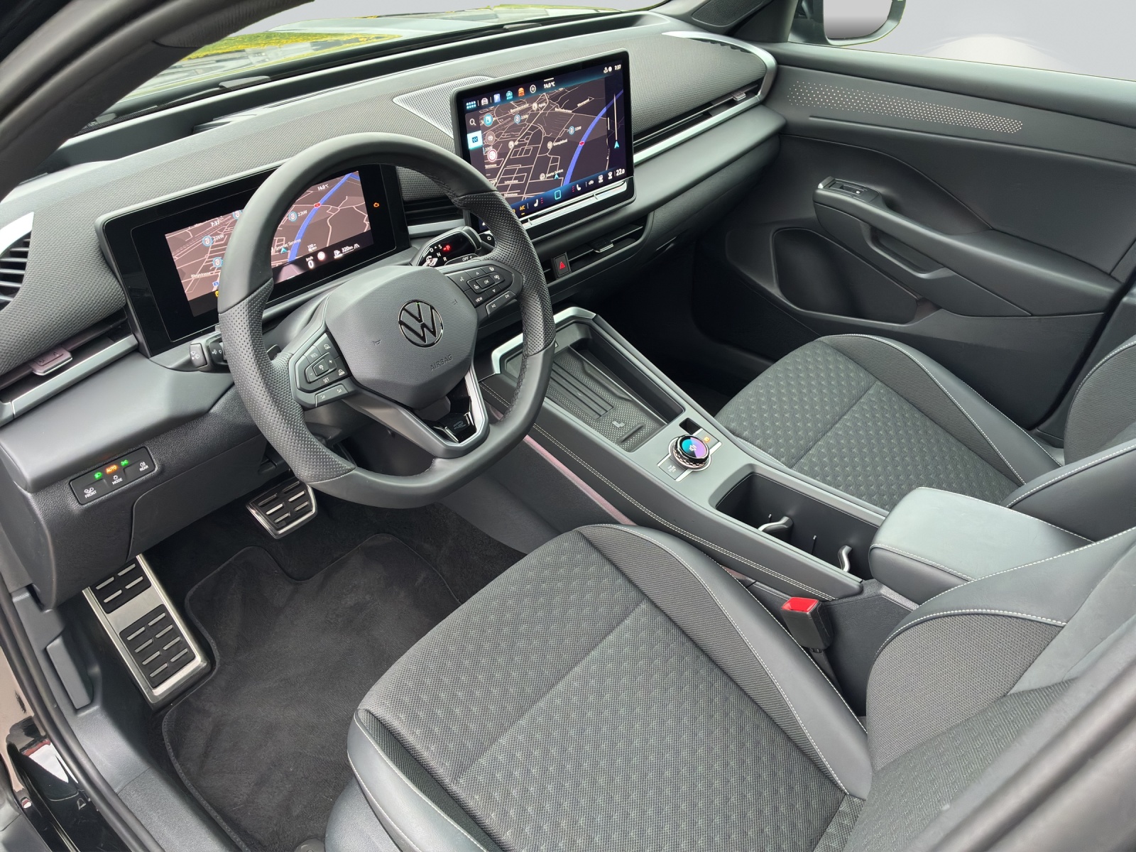 VW T-Roc 1.5 eTSI mHEV R-Line DSG-image-4
