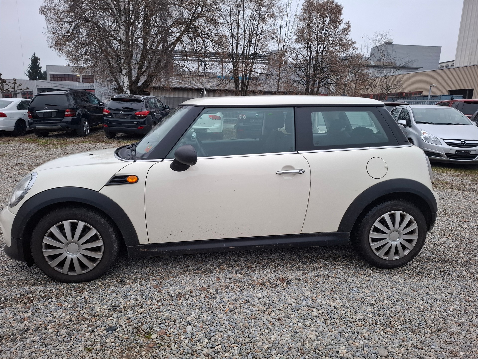 MINI One-image-3