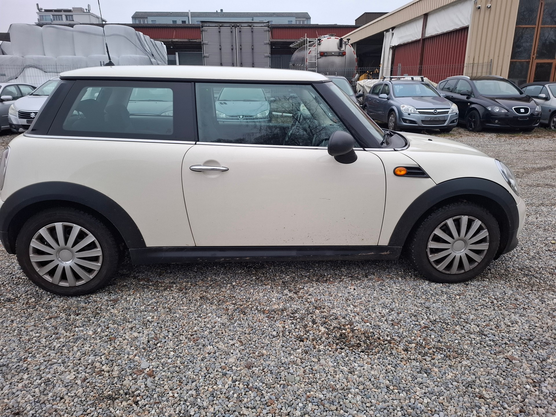 MINI One-image-4