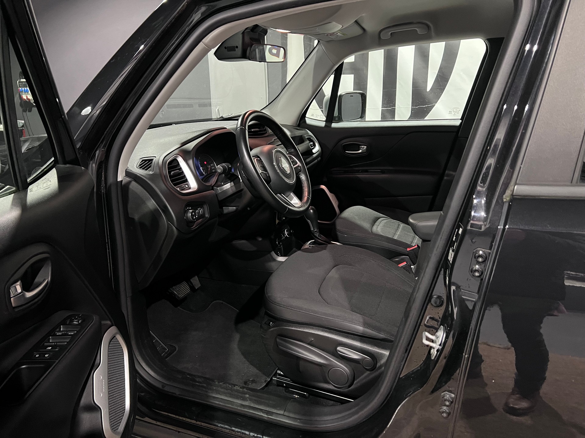 JEEP Renegade 2.0 CRD Freedom Edition AWD 9ATX-image-10