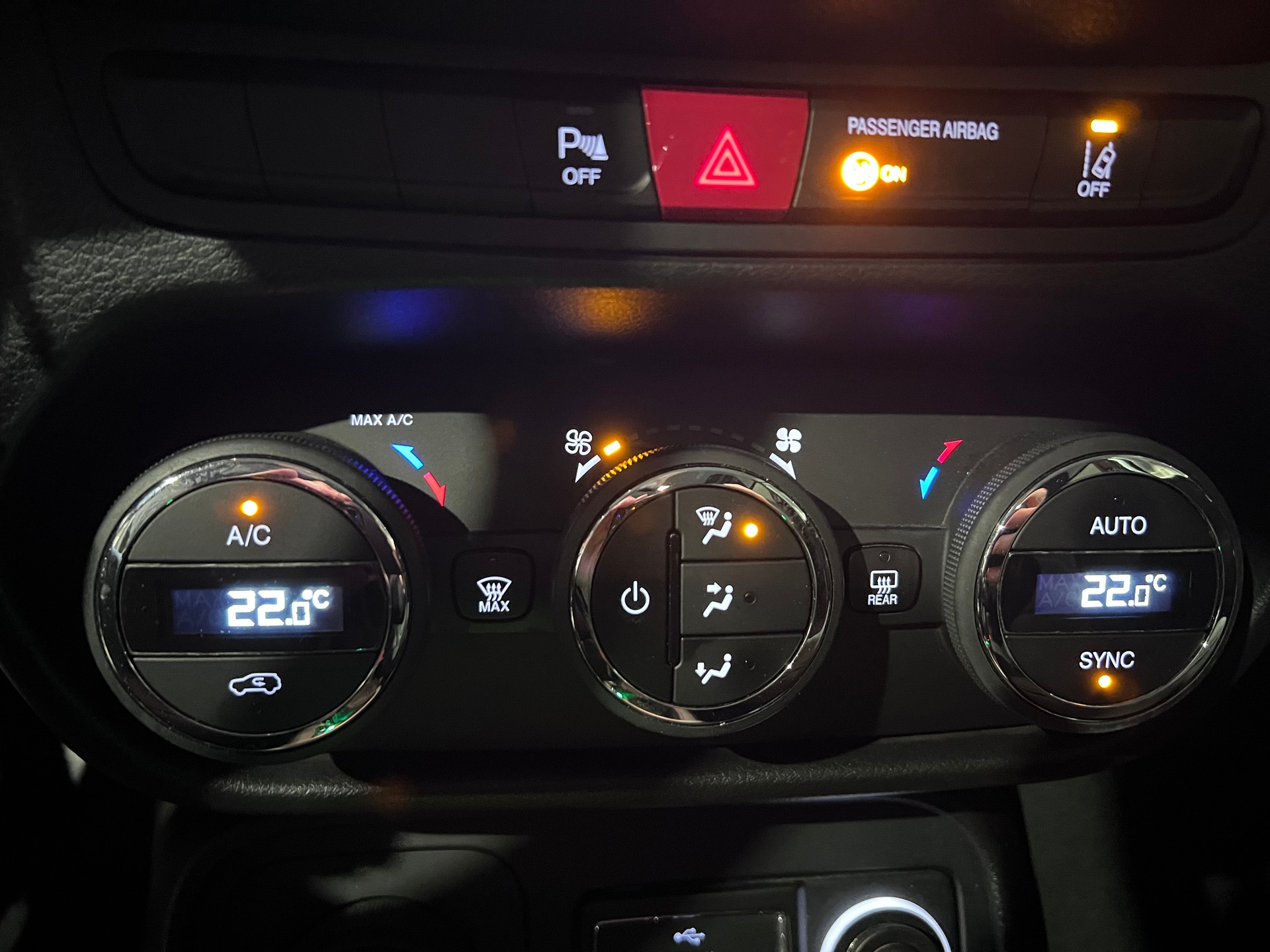 JEEP Renegade 2.0 CRD Freedom Edition AWD 9ATX-image-17