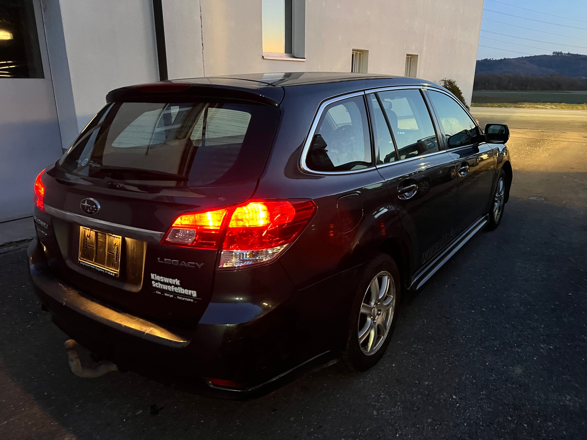 SUBARU Legacy 2.0i Limited AWD Lineartronic-image-10