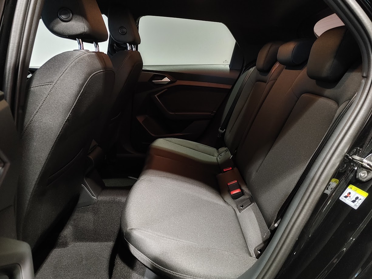 AUDI A1 Sportback 30 TFSI Attraction S-tronic-image-4