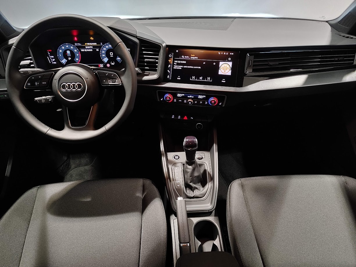 AUDI A1 Sportback 30 TFSI Attraction S-tronic-image-12