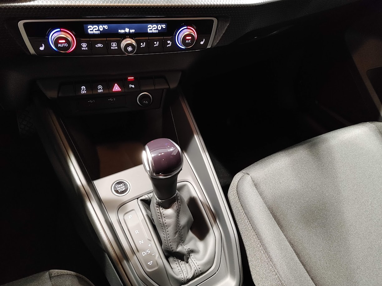 AUDI A1 Sportback 30 TFSI Attraction S-tronic-image-11