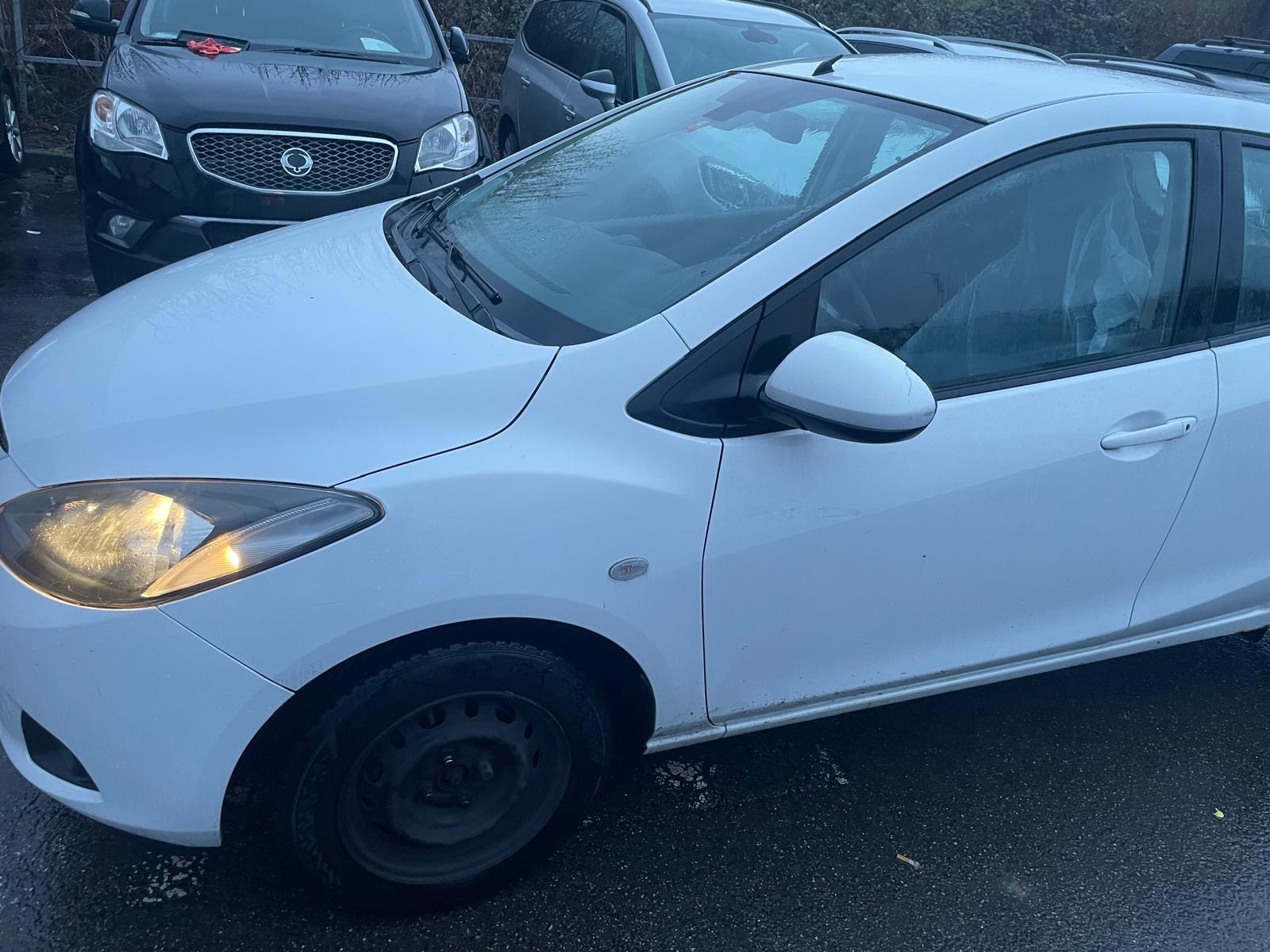 MAZDA 2 1.3i 16V Exclusive-image-3