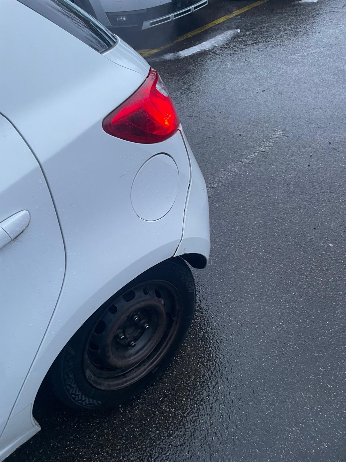 MAZDA 2 1.3i 16V Exclusive-image-1