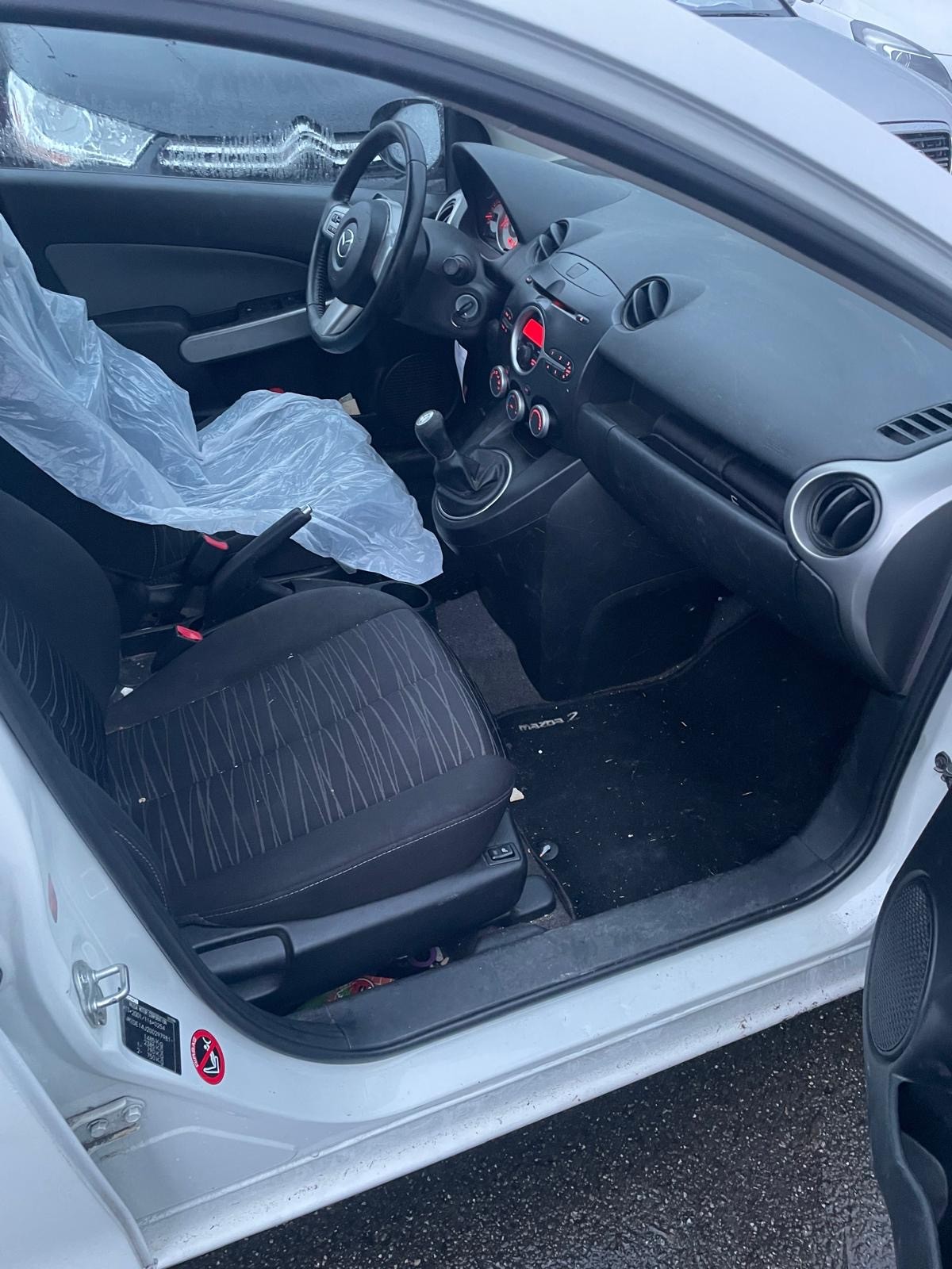 MAZDA 2 1.3i 16V Exclusive-image-5
