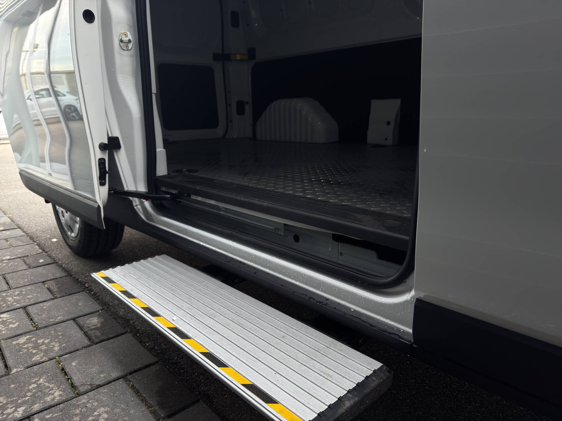 MAXUS Deliver 7 Kaw. L2H1 2.0 TD Base-image-12
