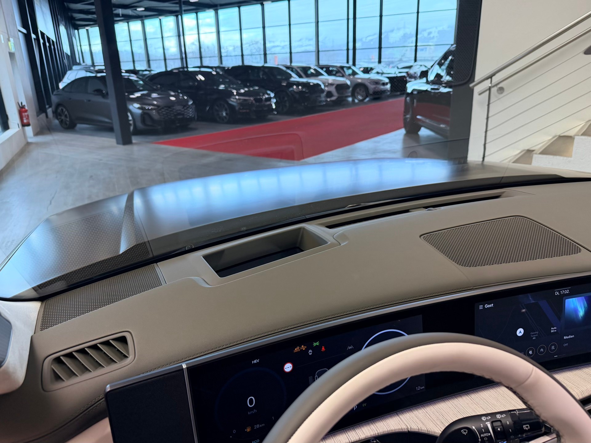 HYUNDAI Santa Fe 1.6 T-GDi PHEV Calligraphy 4WD Automatic-image-23