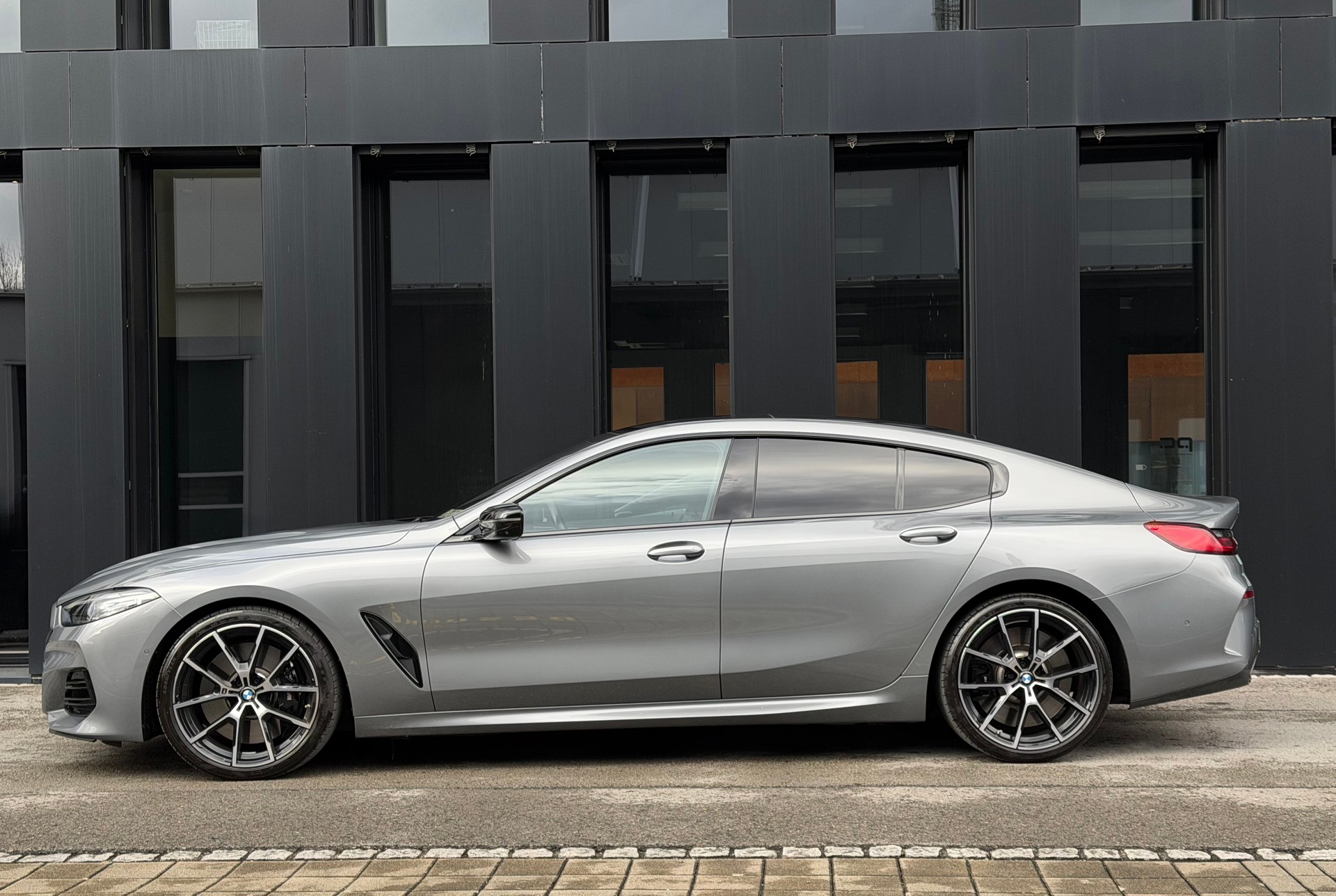 BMW M850i xDrive ♦️530PS*BMW GARANTIE BIS 06.2028*Vollausstattung*1.Hand♦️-showroom-element-3