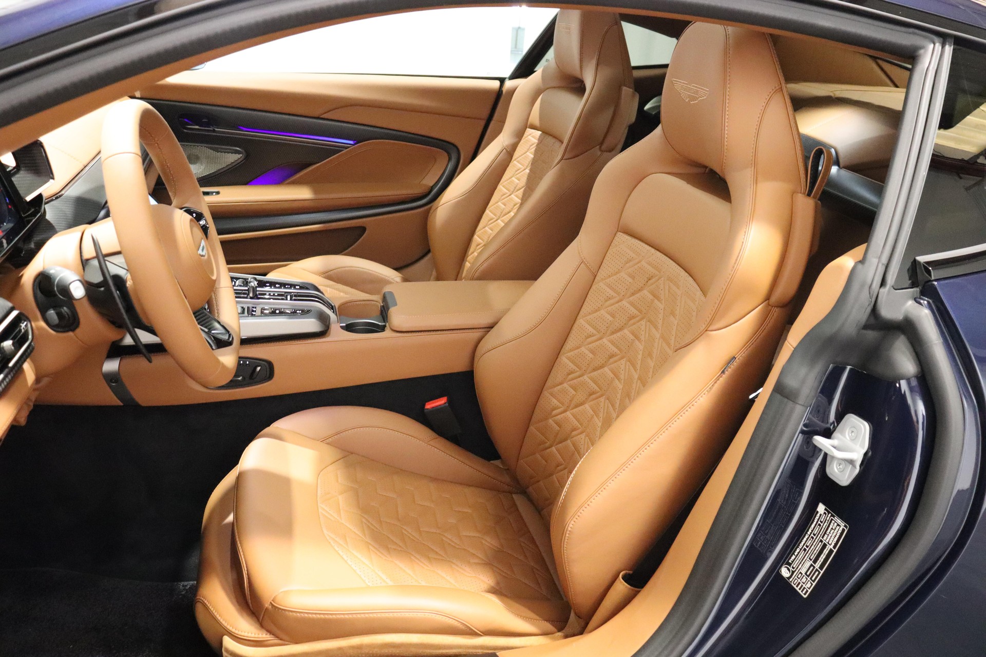 ASTON MARTIN Vanquish 5.2 V12 Bi-Turbo-image-3