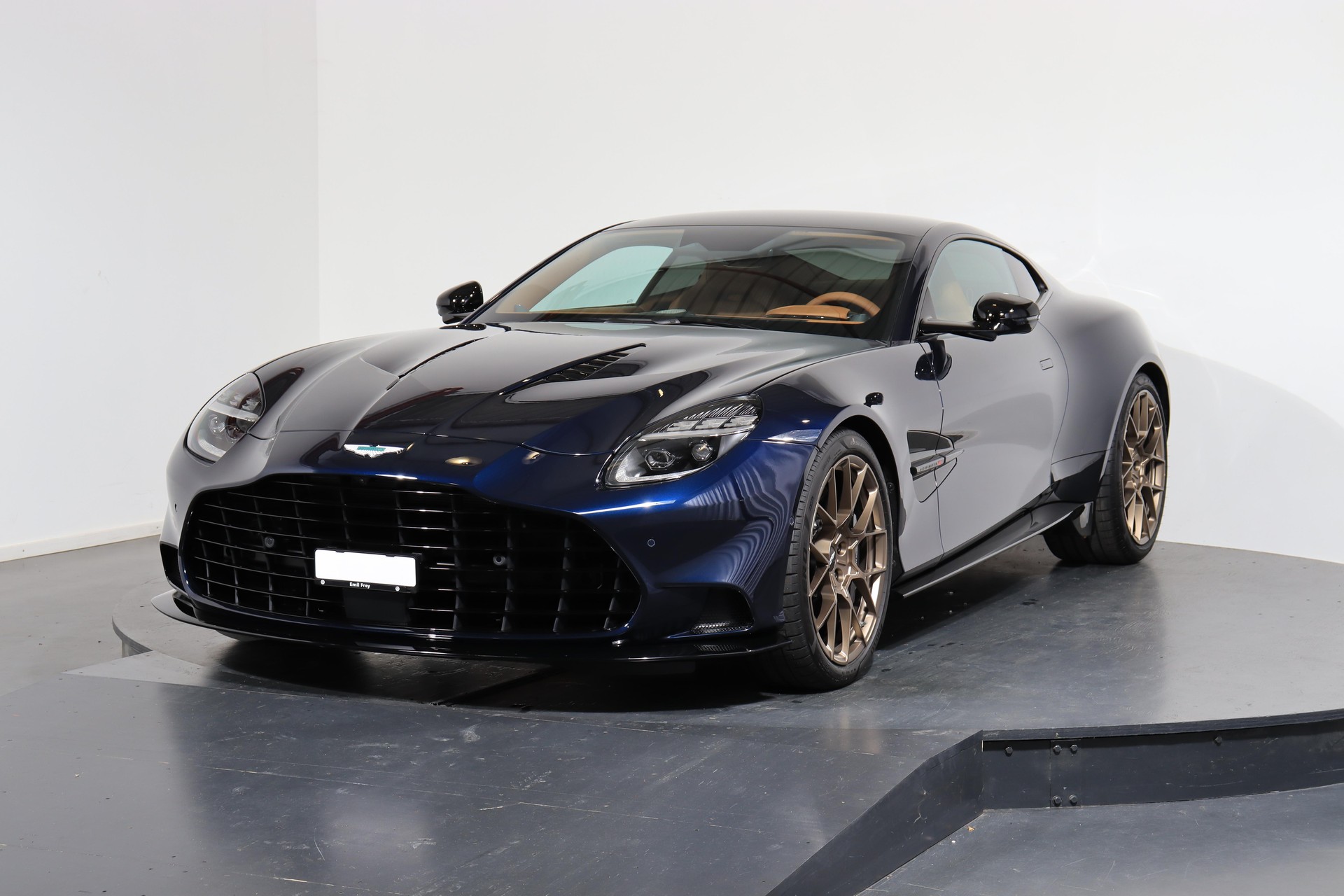 ASTON MARTIN Vanquish 5.2 V12 Bi-Turbo-image-0