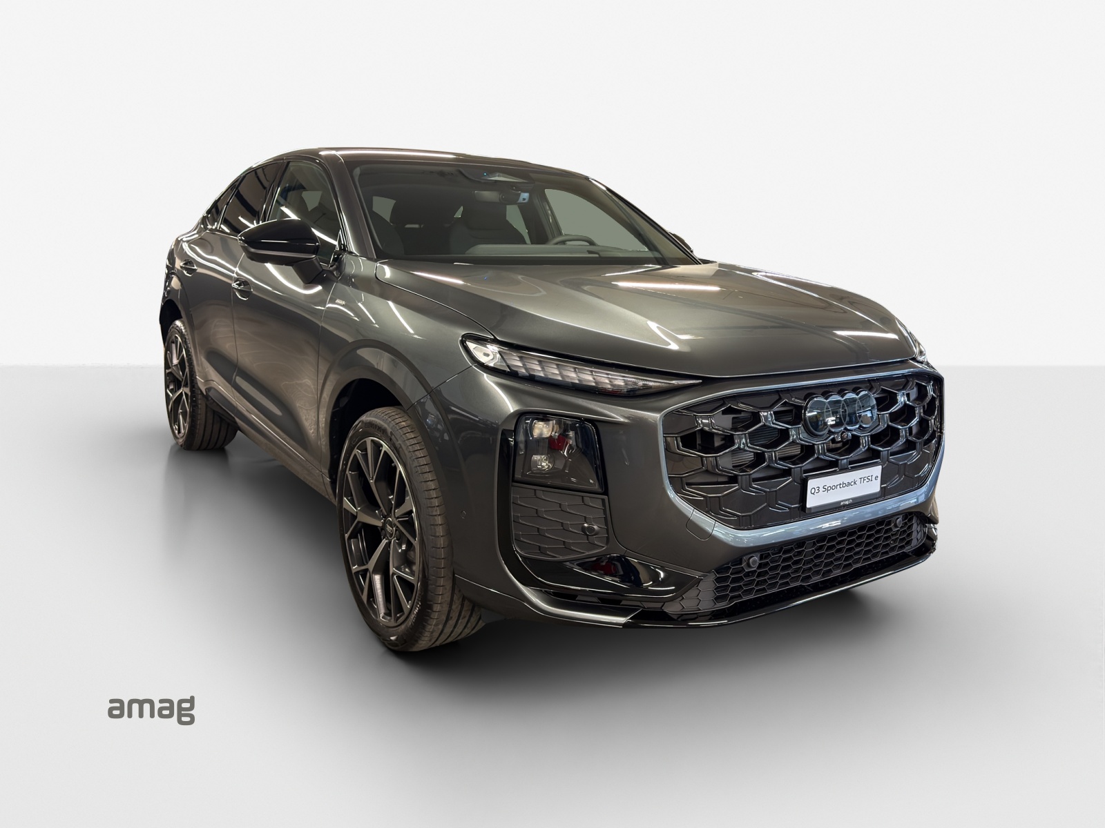 AUDI Q3 Sportback e-hybrid 200 kW S tronig-image-5