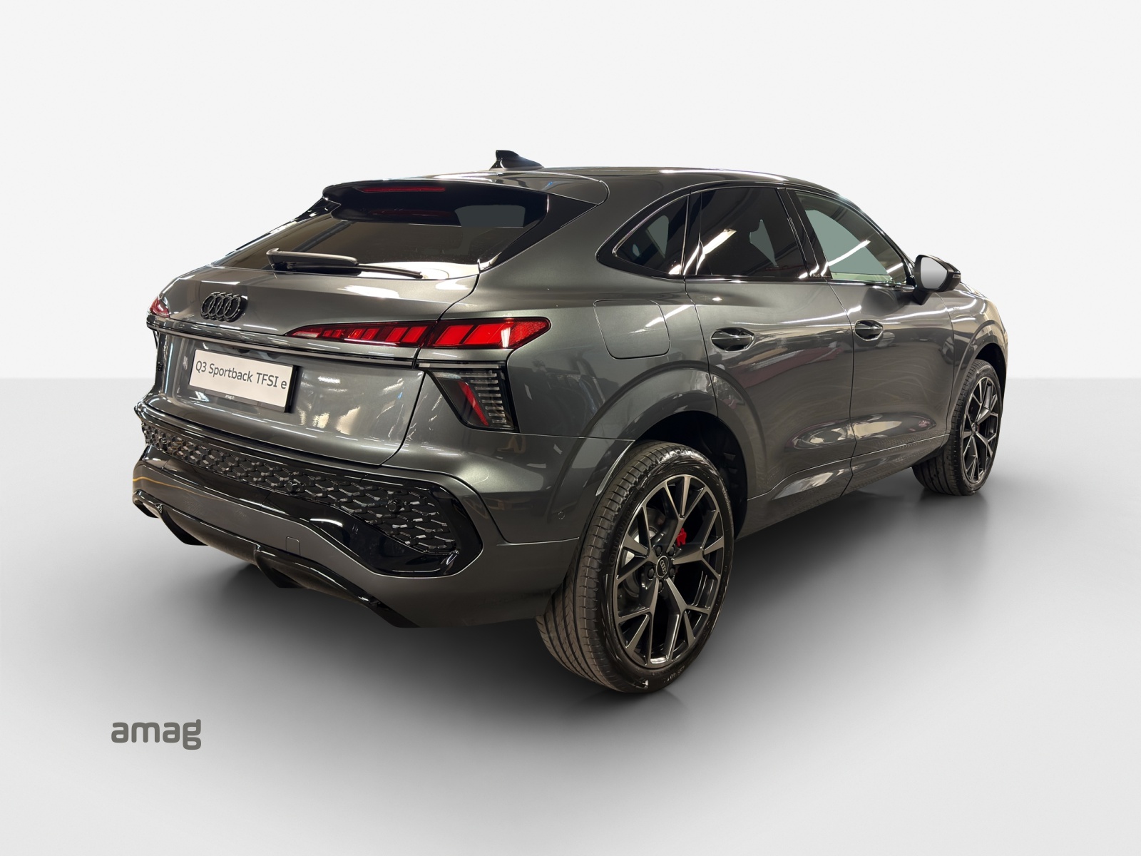 AUDI Q3 Sportback e-hybrid 200 kW S tronig-image-4