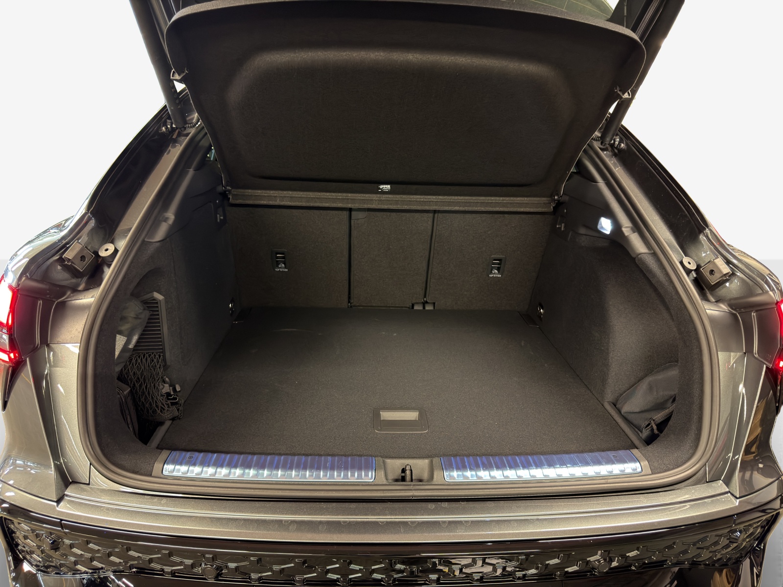AUDI Q3 Sportback e-hybrid 200 kW S tronig-image-12