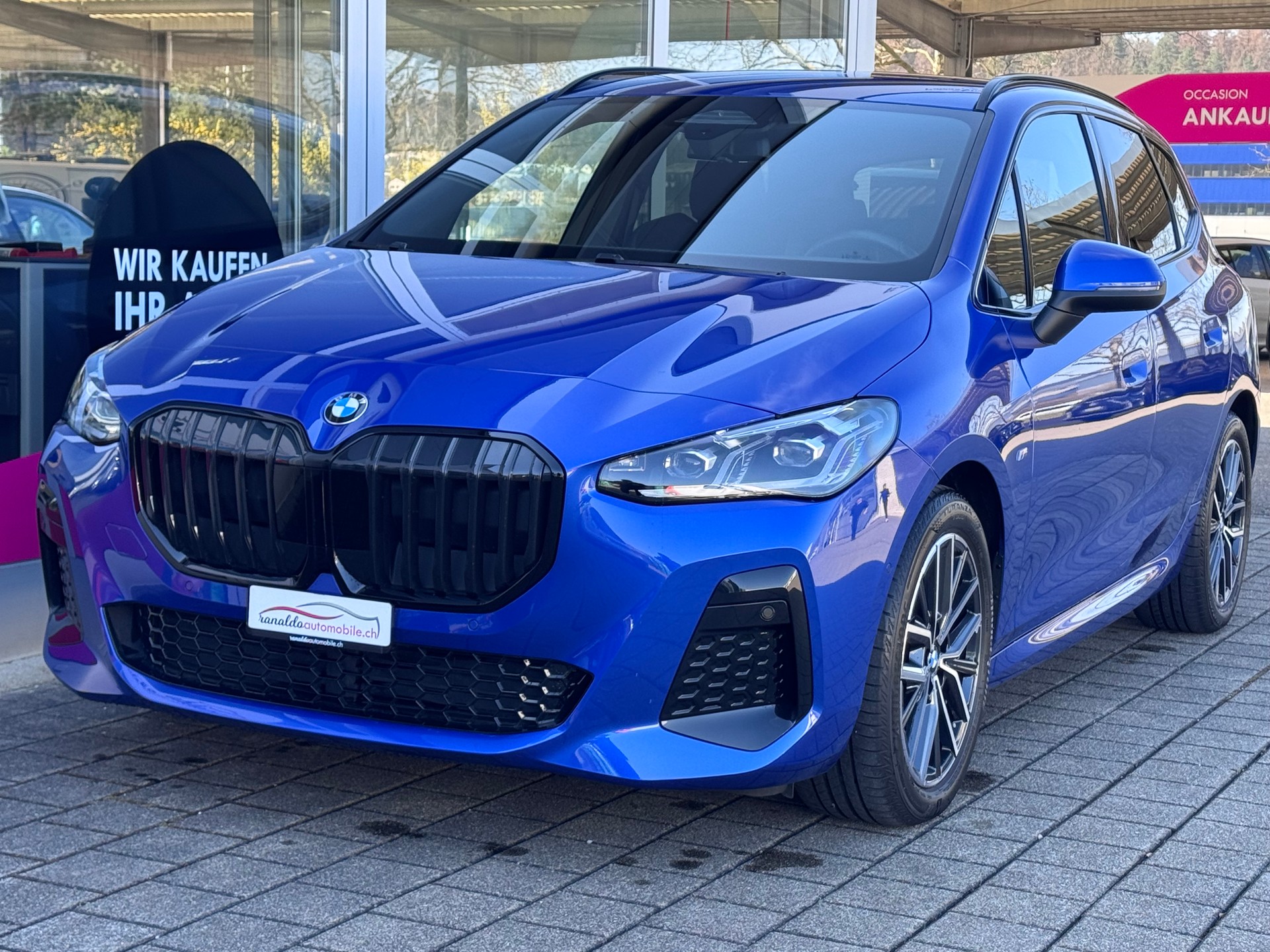 BMW 218d Active Tourer M Sport DKG+LED Scheinwerfer+Navi+ACC+Komfortzugang+Rückfahrkamera+AHK 1'400kg+Werksgarantie+-image-1