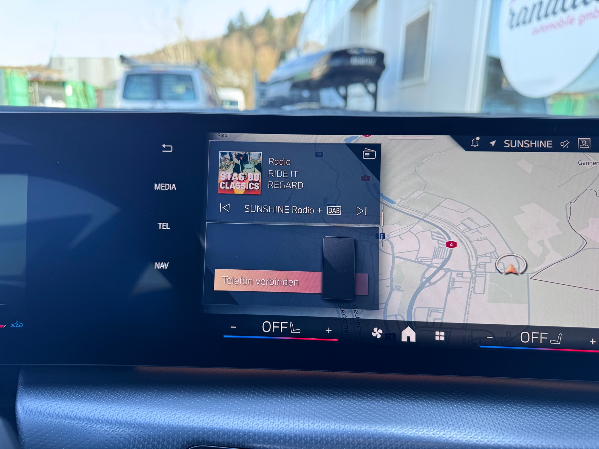 BMW 218d Active Tourer M Sport DKG+LED Scheinwerfer+Navi+ACC+Komfortzugang+Rückfahrkamera+AHK 1'400kg+Werksgarantie+-image-19