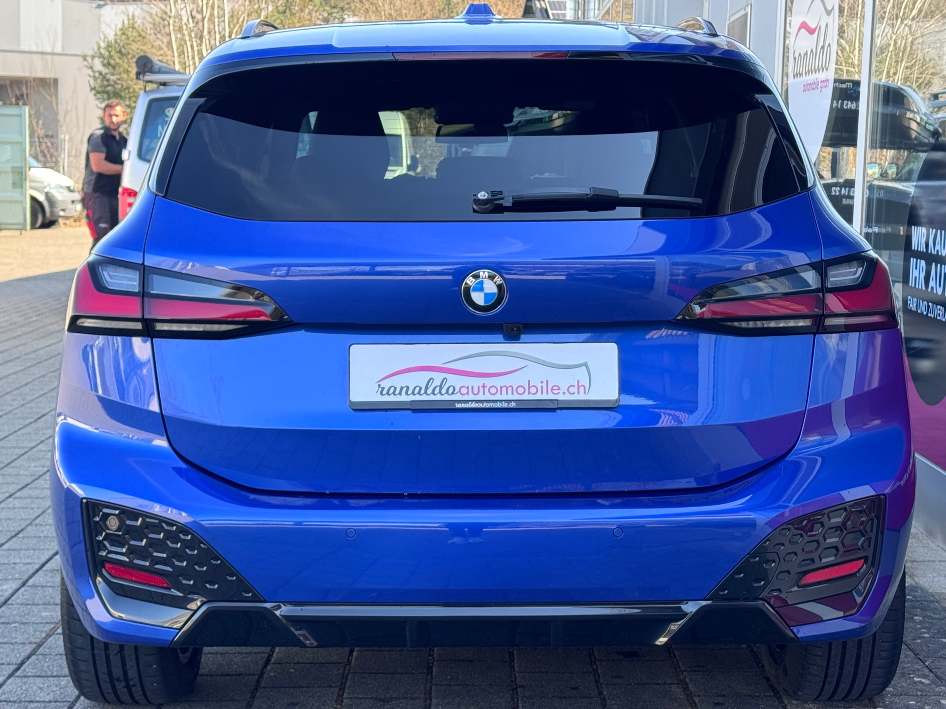 BMW 218d Active Tourer M Sport DKG+LED Scheinwerfer+Navi+ACC+Komfortzugang+Rückfahrkamera+AHK 1'400kg+Werksgarantie+-image-7